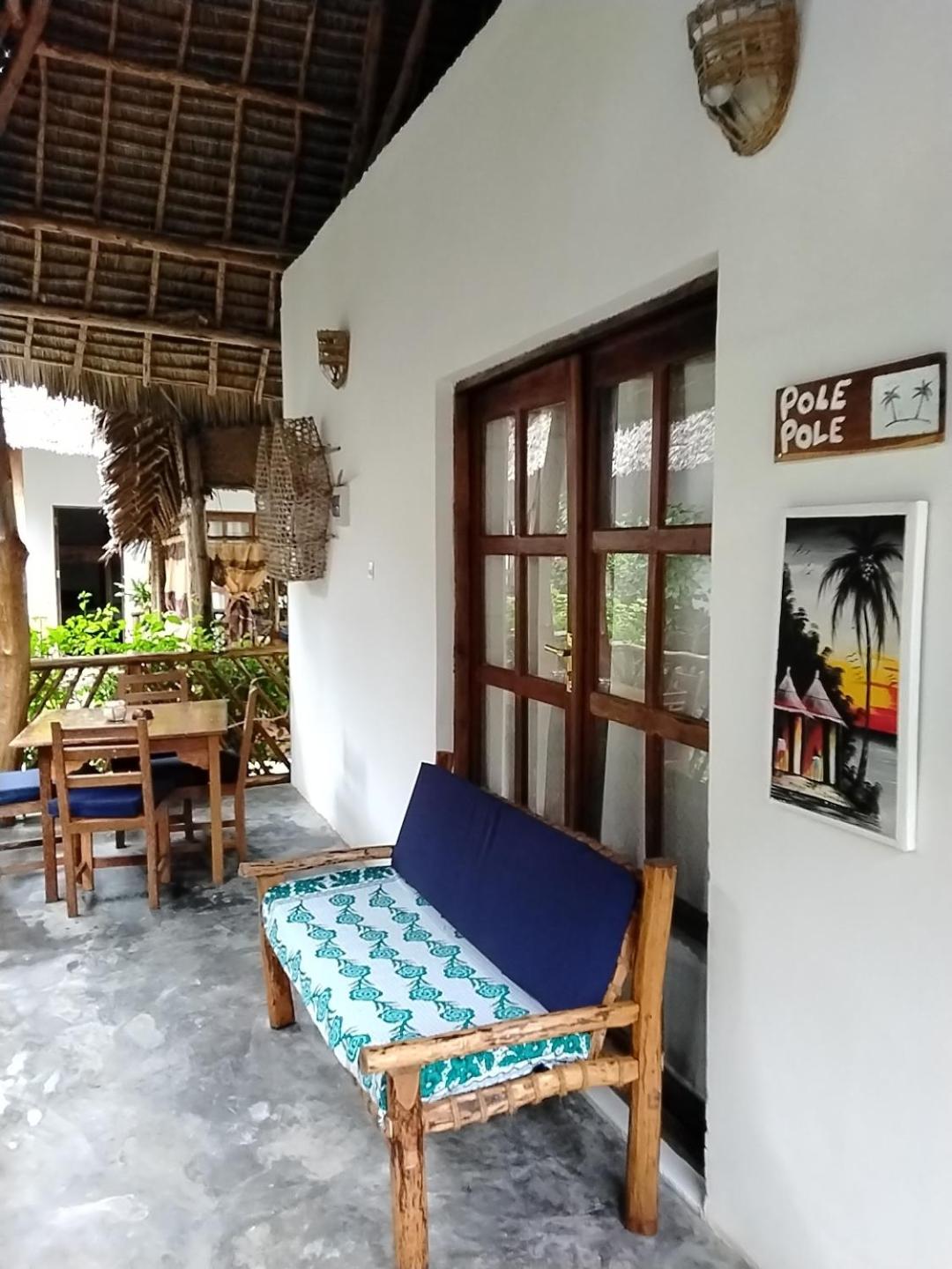 Quadruple Room with Private Bathroom photo 1