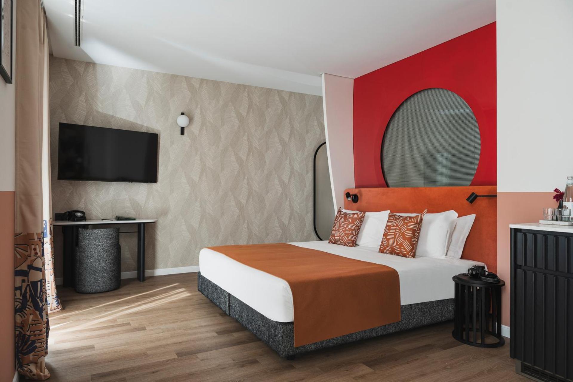 Deluxe Family Room - Photo 1