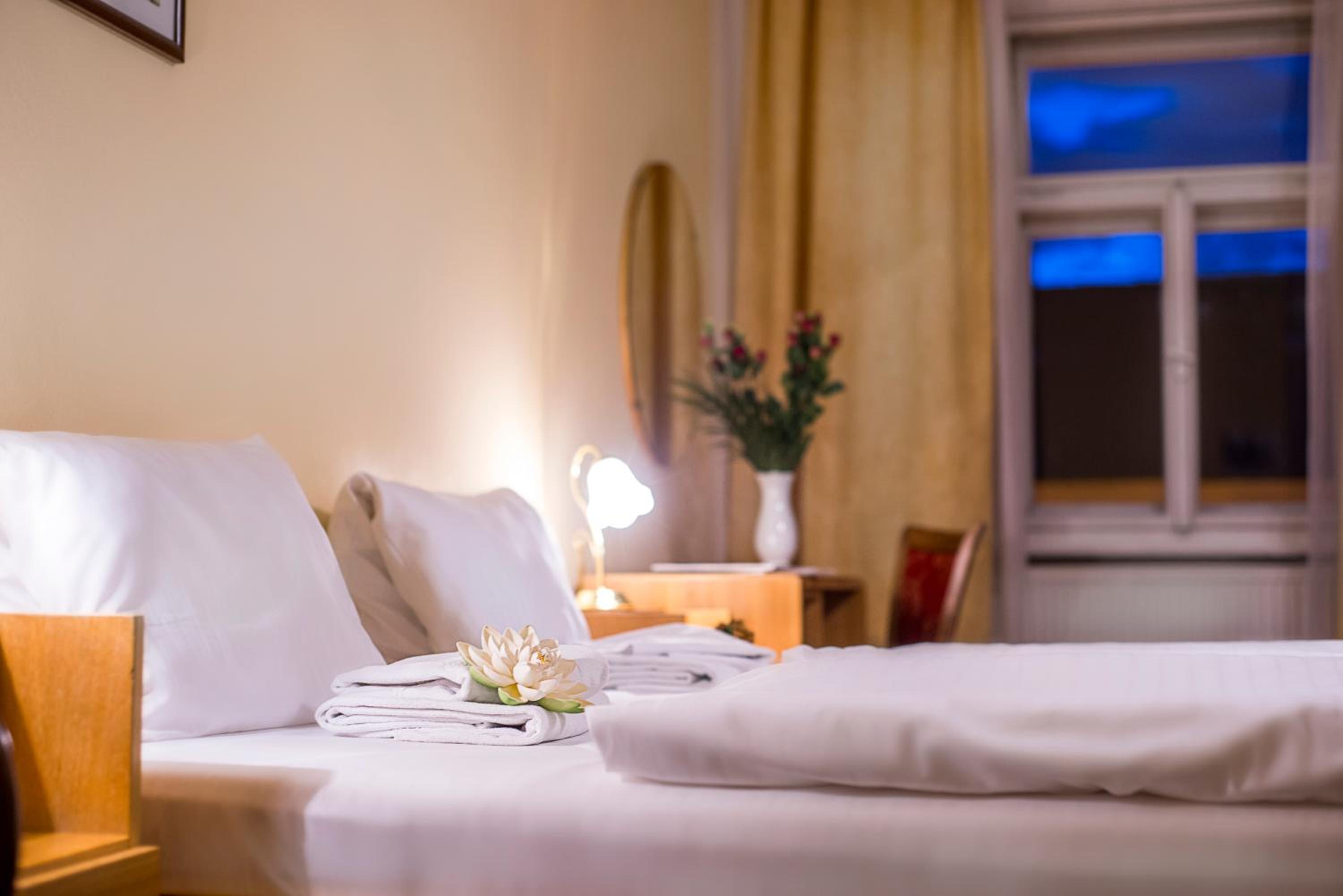 Standard Double or Twin Room - Photo 2