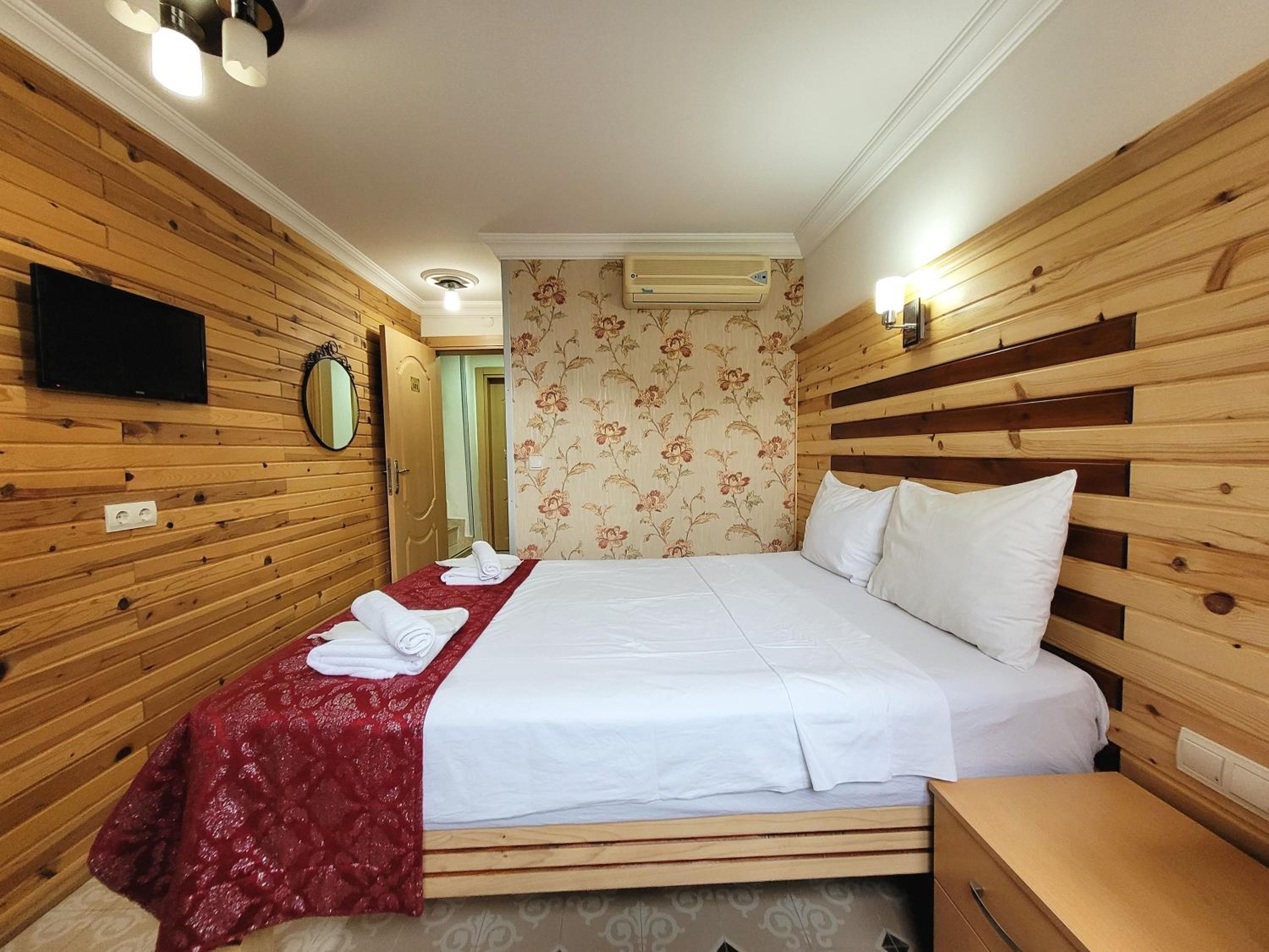 Economy Double Room - Basement Floor photo 2