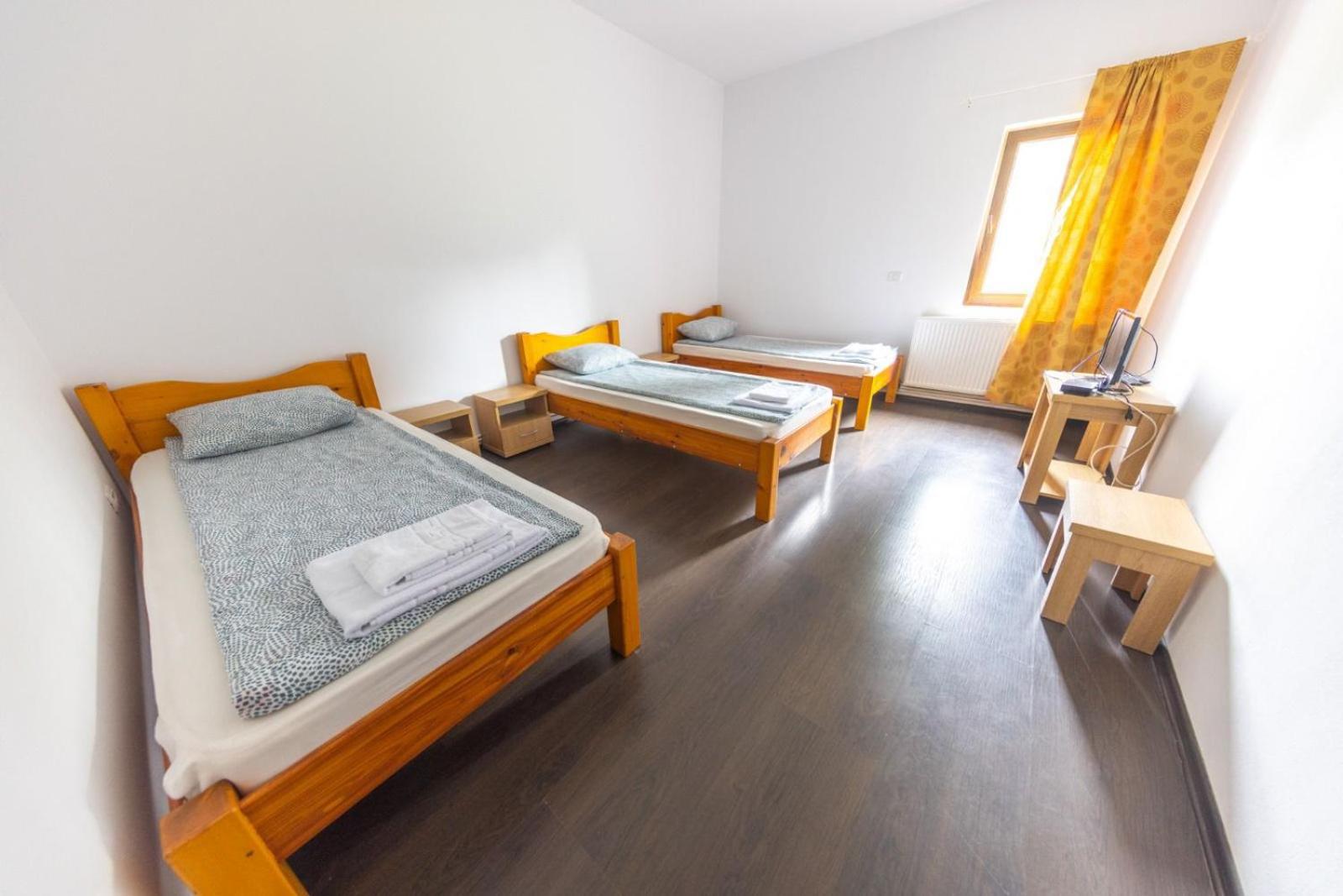 Triple Room with Shared Bathroom photo 2