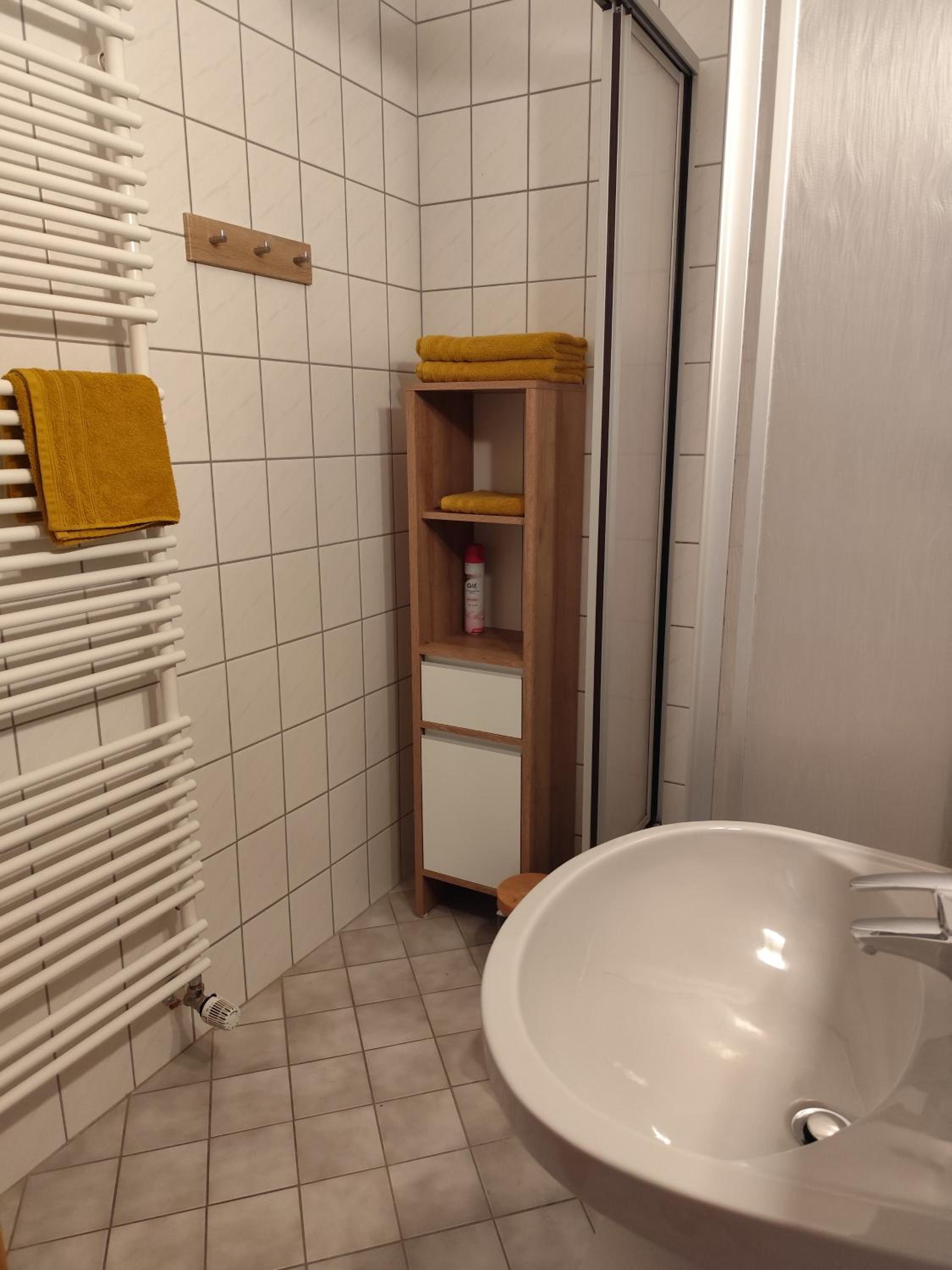 One-Bedroom Apartment - Photo 2