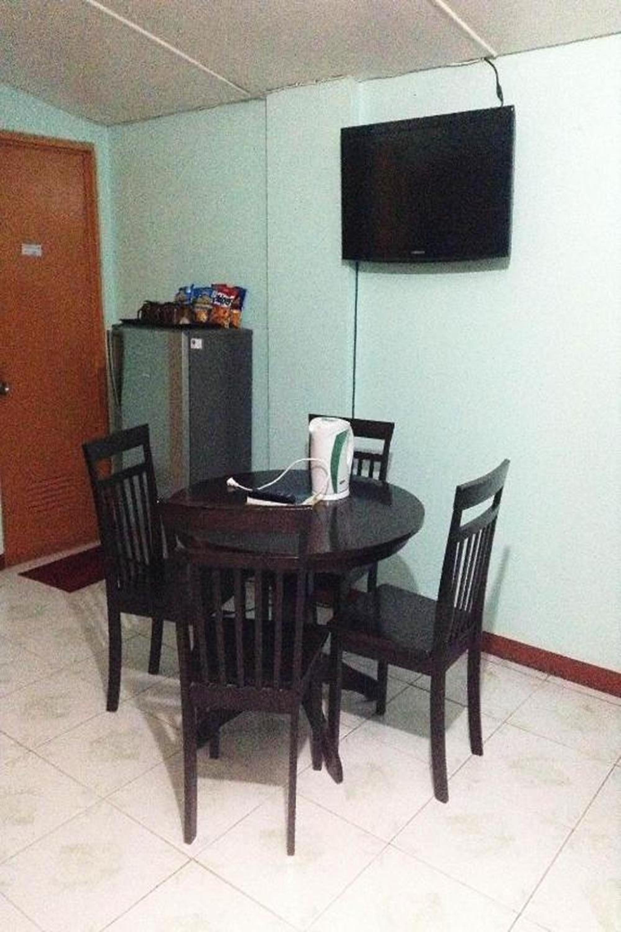 Big Family Room photo 3
