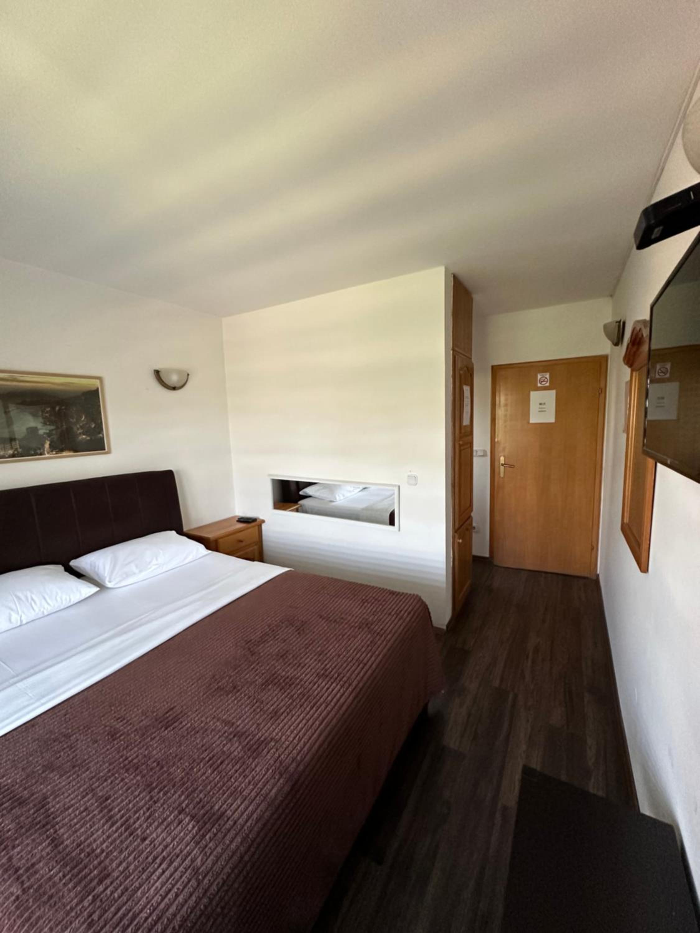 Deluxe Double or Twin Room photo 1