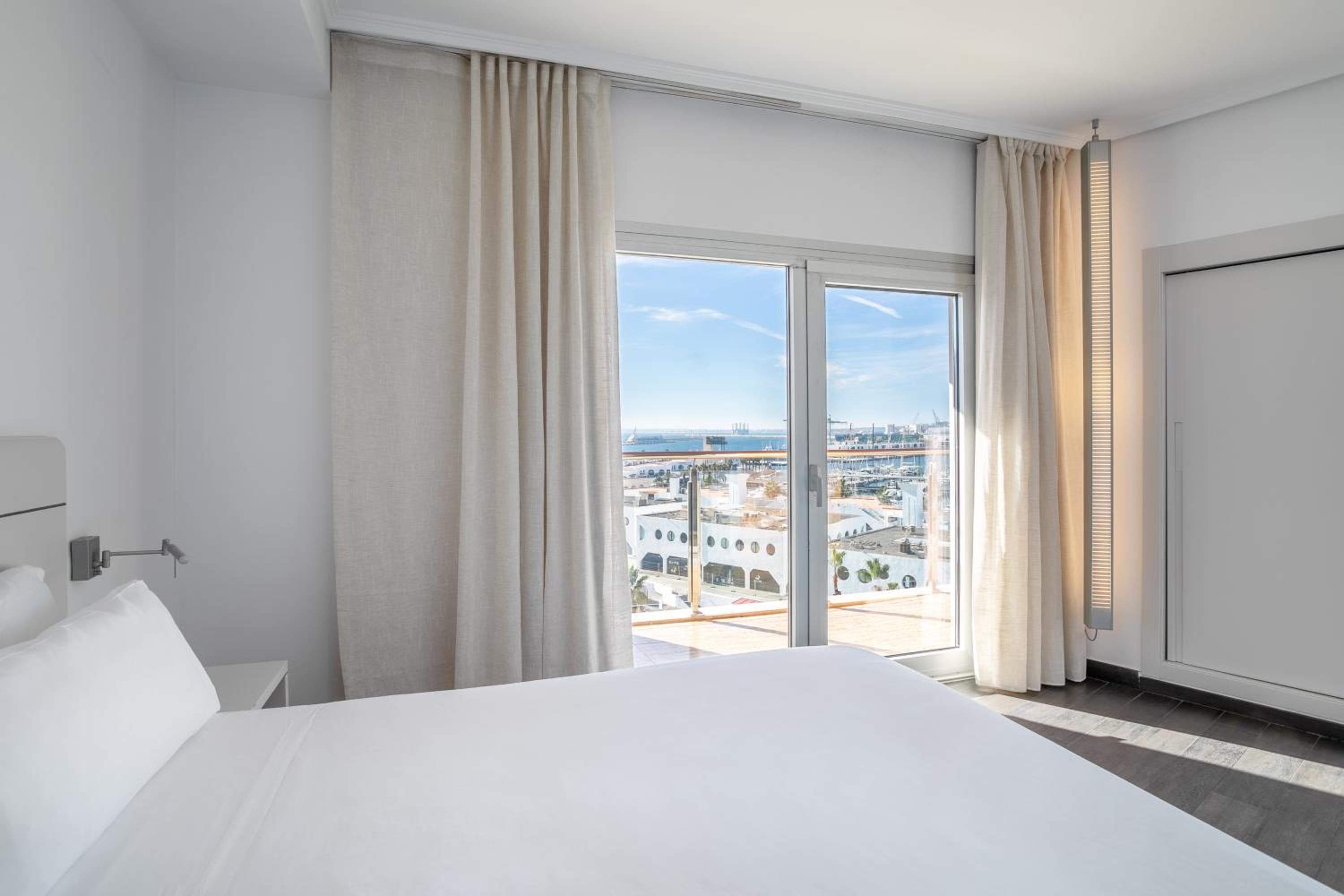 The Townhouse Sea View - Photo 1