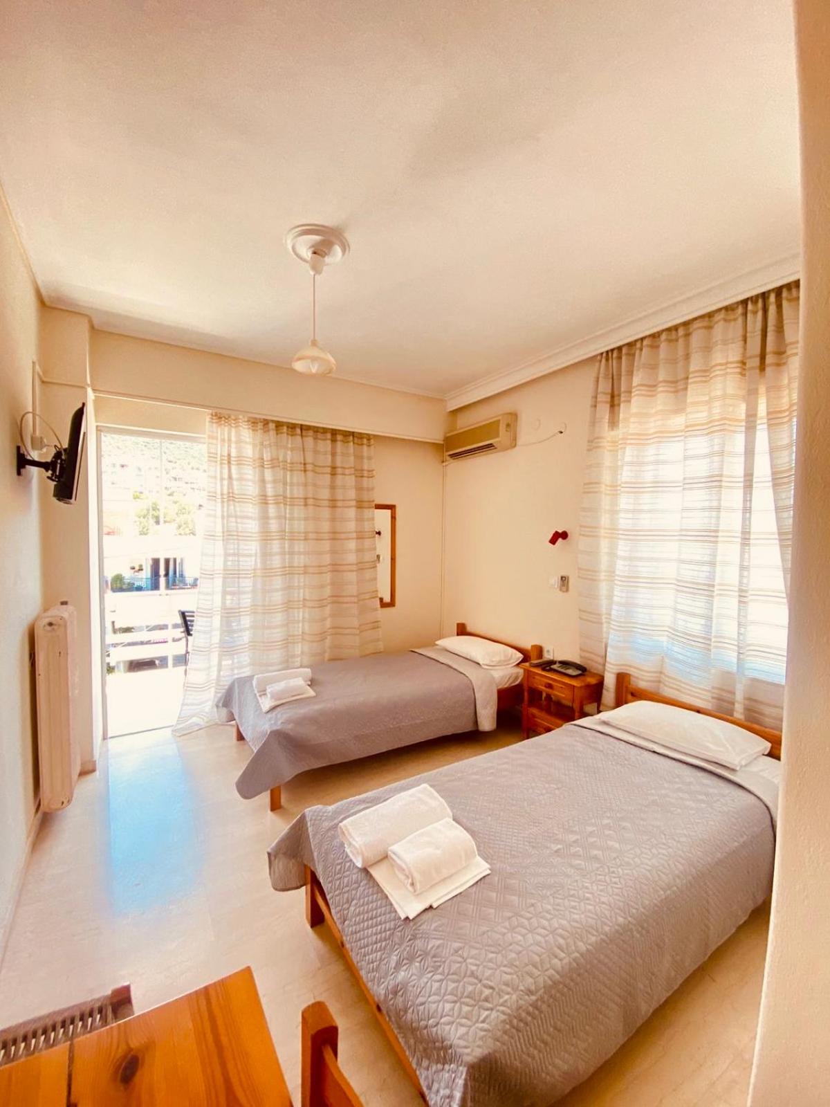 Double or Twin Room with Partial Sea View