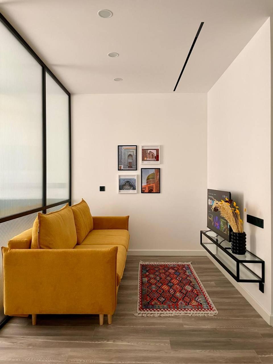 One-Bedroom Apartment photo 1