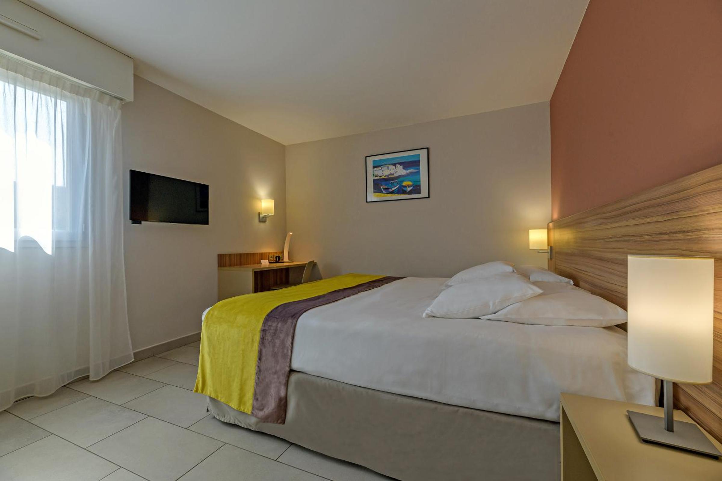 Three-Bedroom Suite with Terrace
