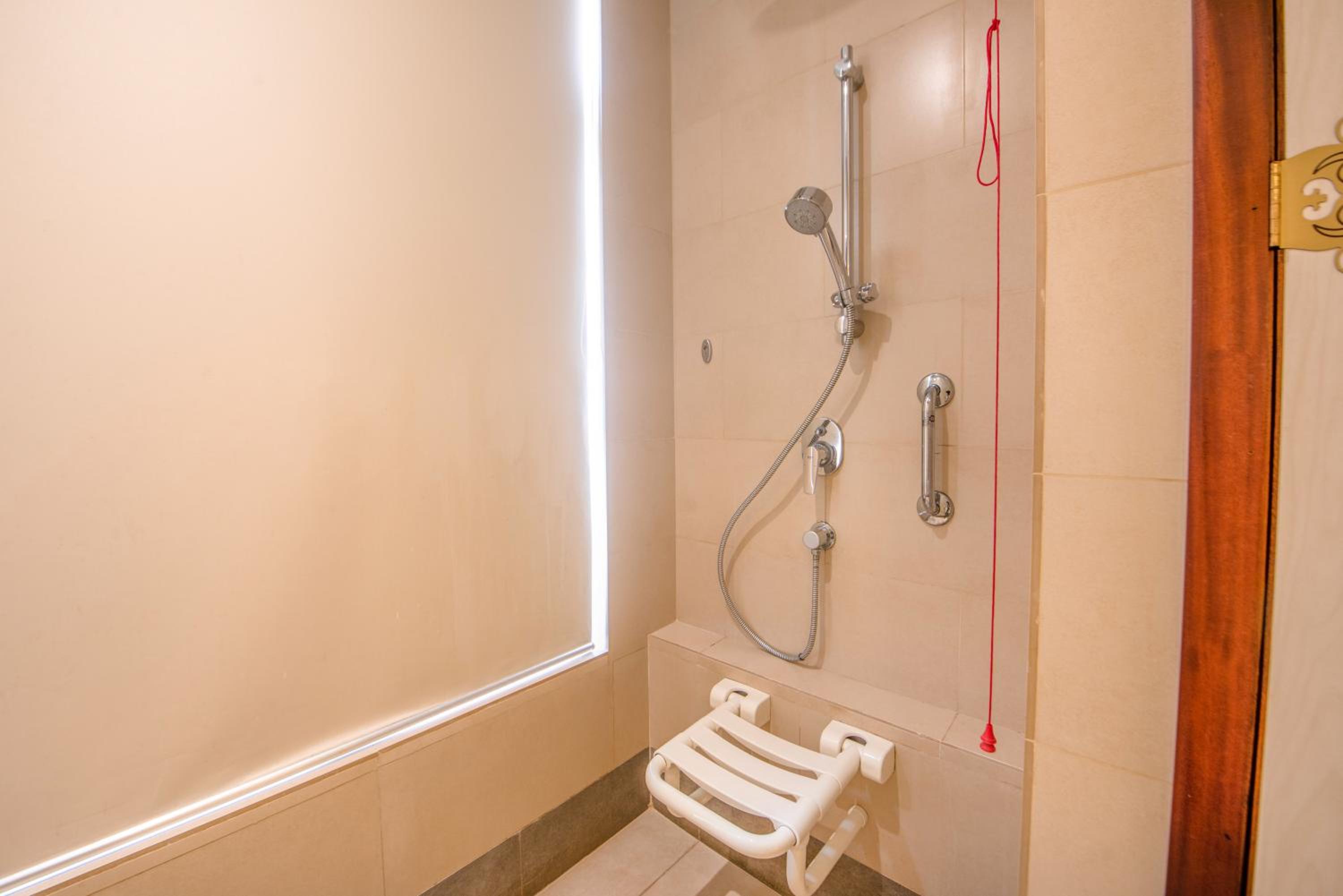 Executive Suite Including Both Way Airport Transfers - Photo 4