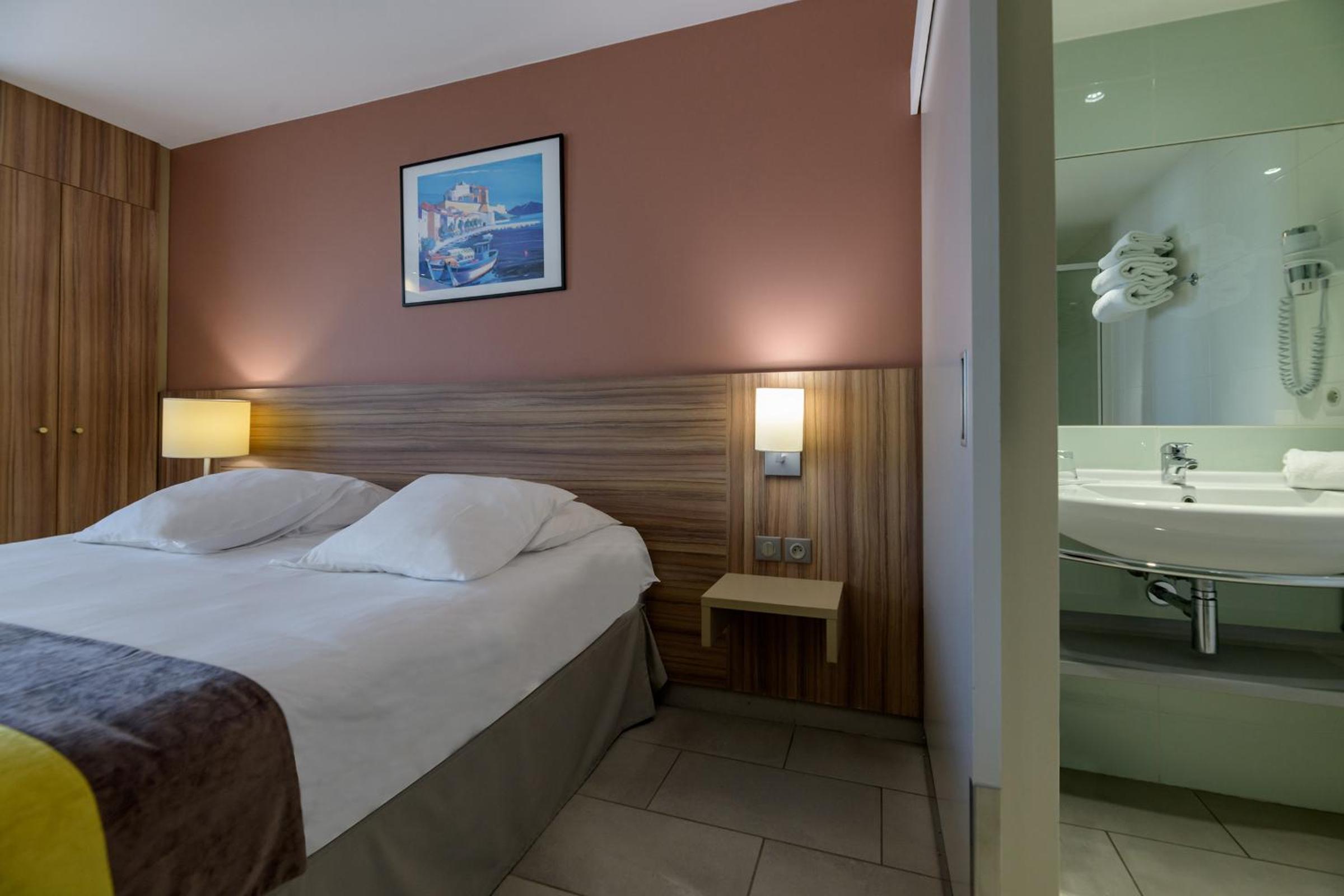 Three-Bedroom Suite with Terrace