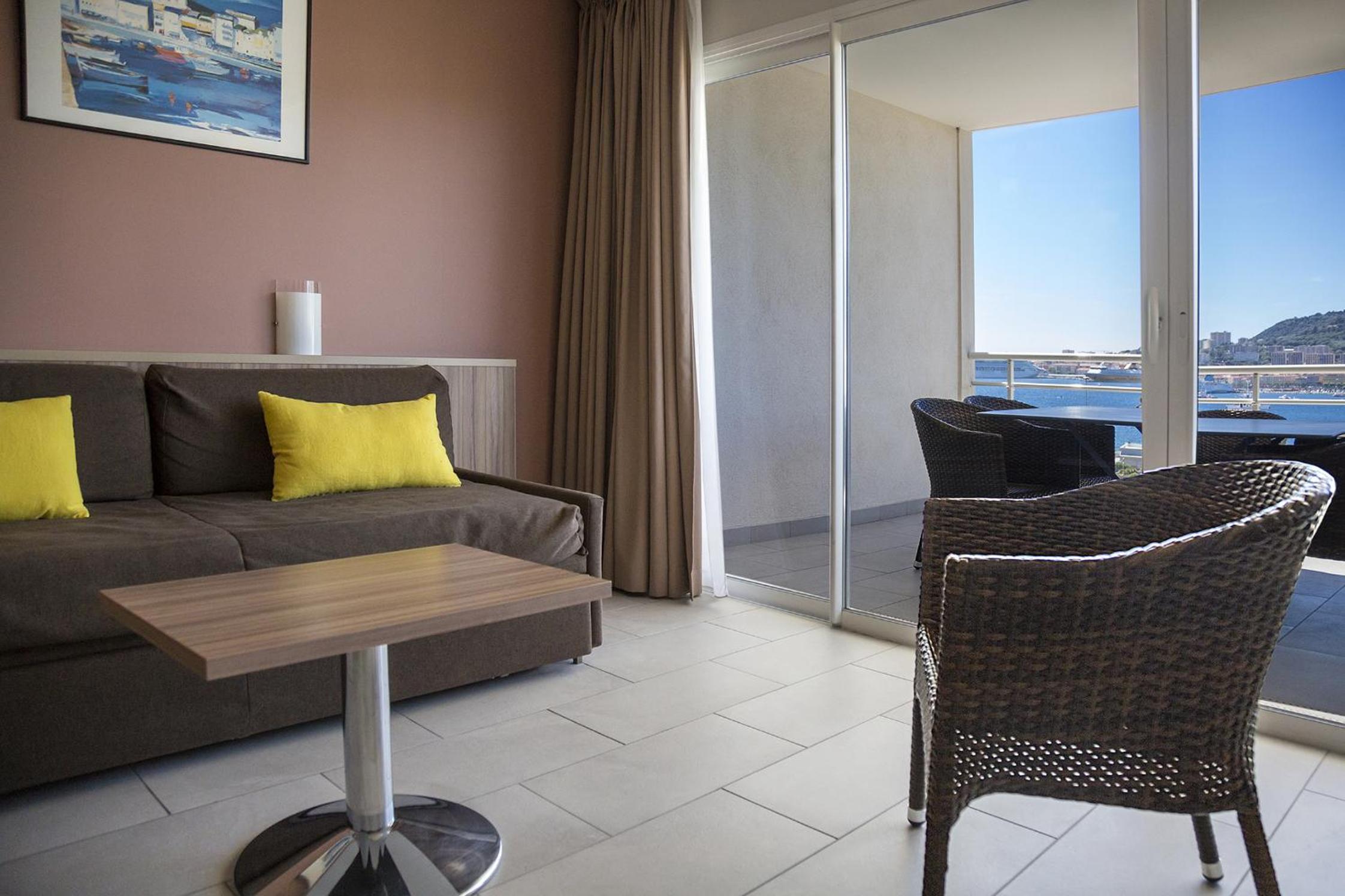 Three-Bedroom Suite with Terrace thumbnail 6
