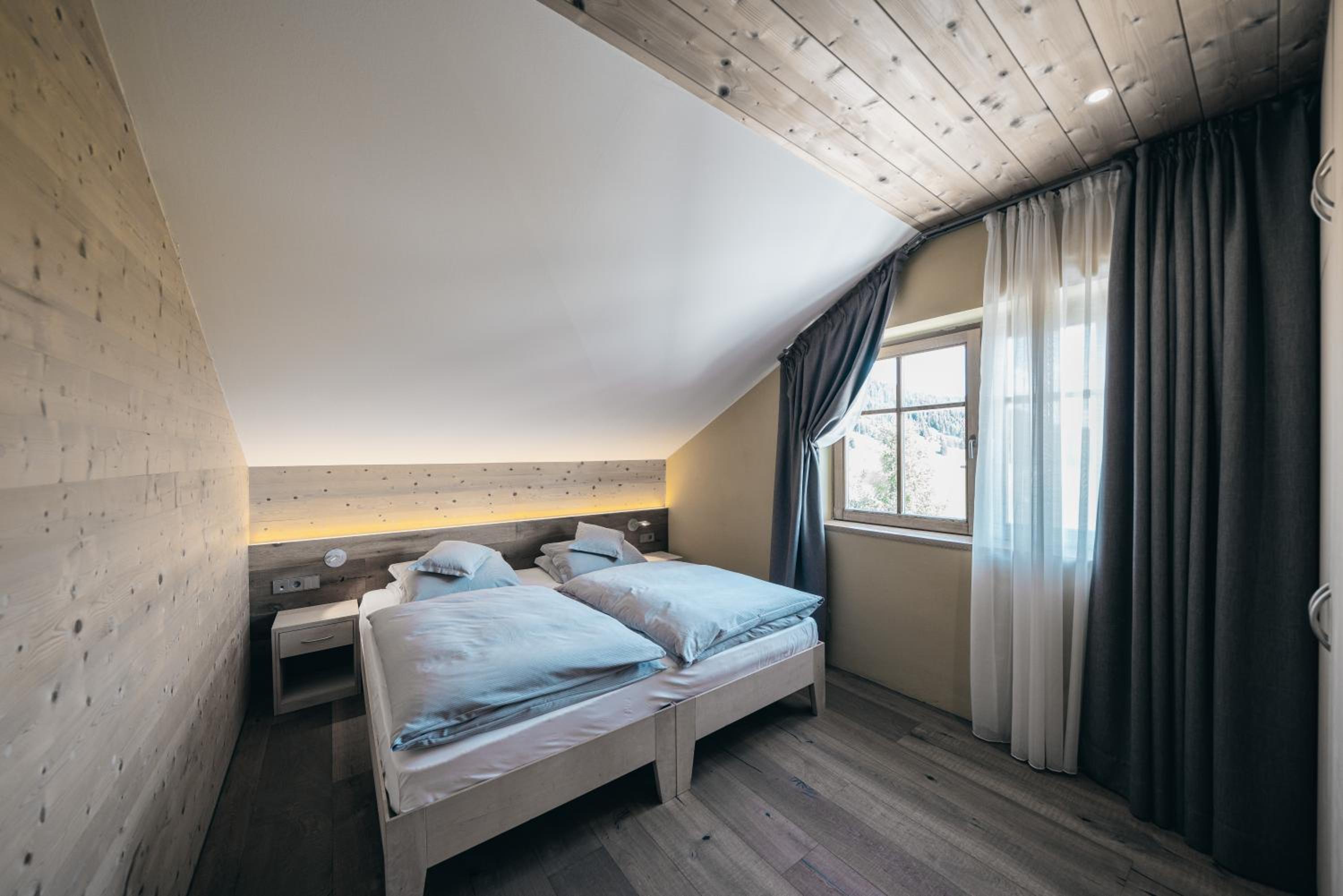 Deluxe Family Room - Photo 1