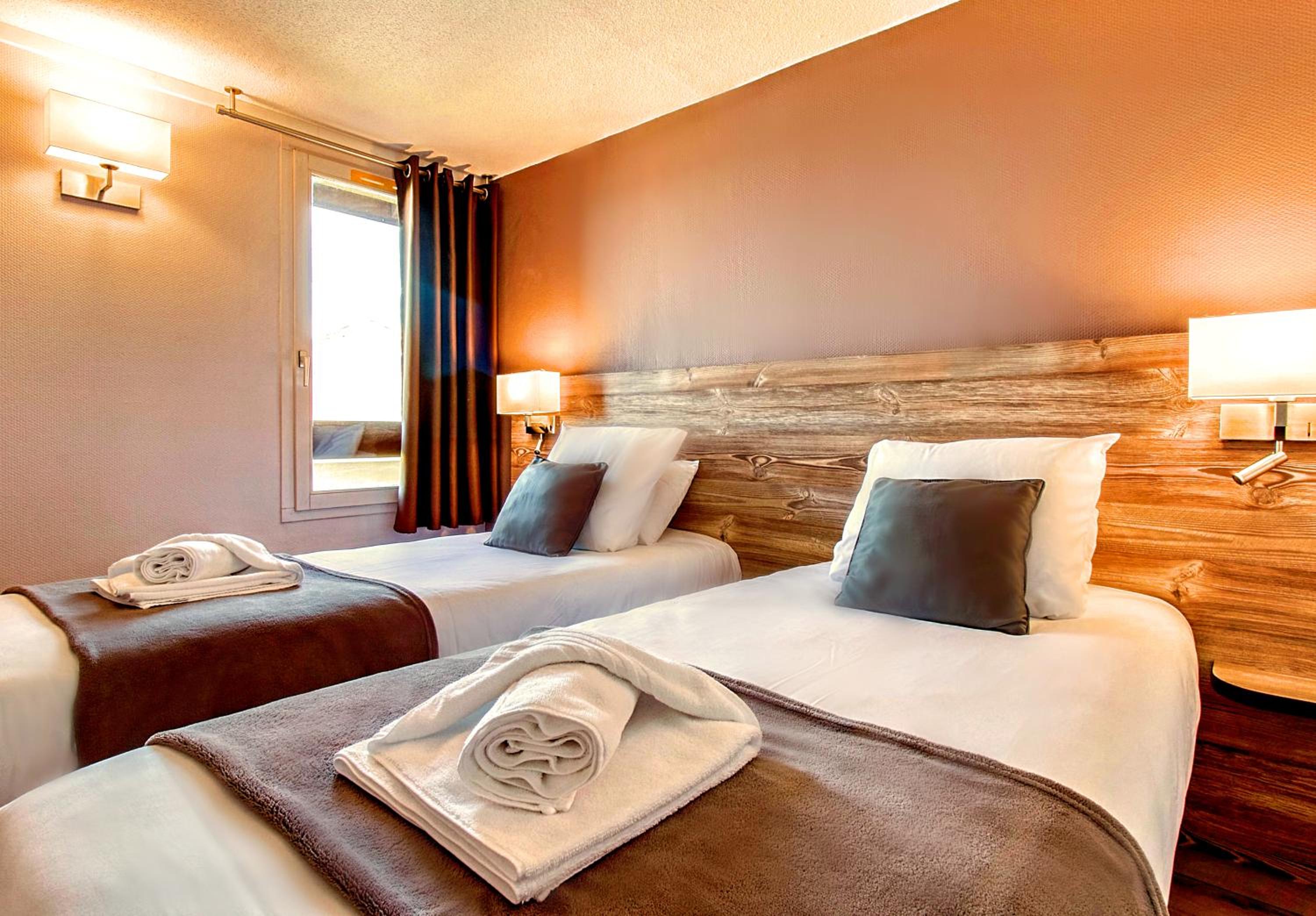 Twin Room - Photo 3