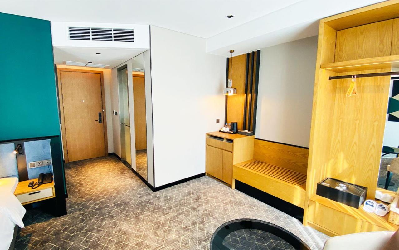 King Suite - Photo 6