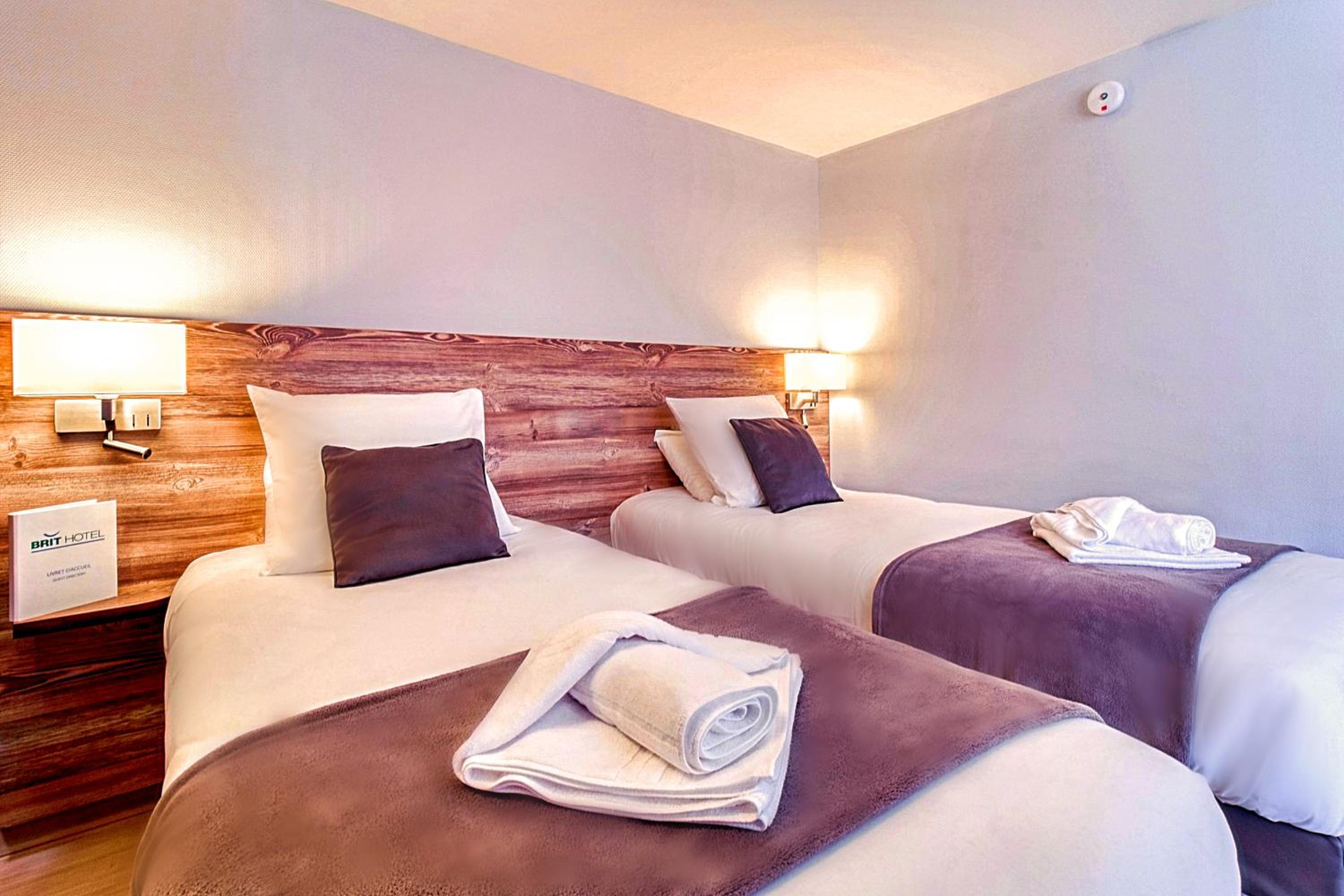 Twin Room - Photo 4