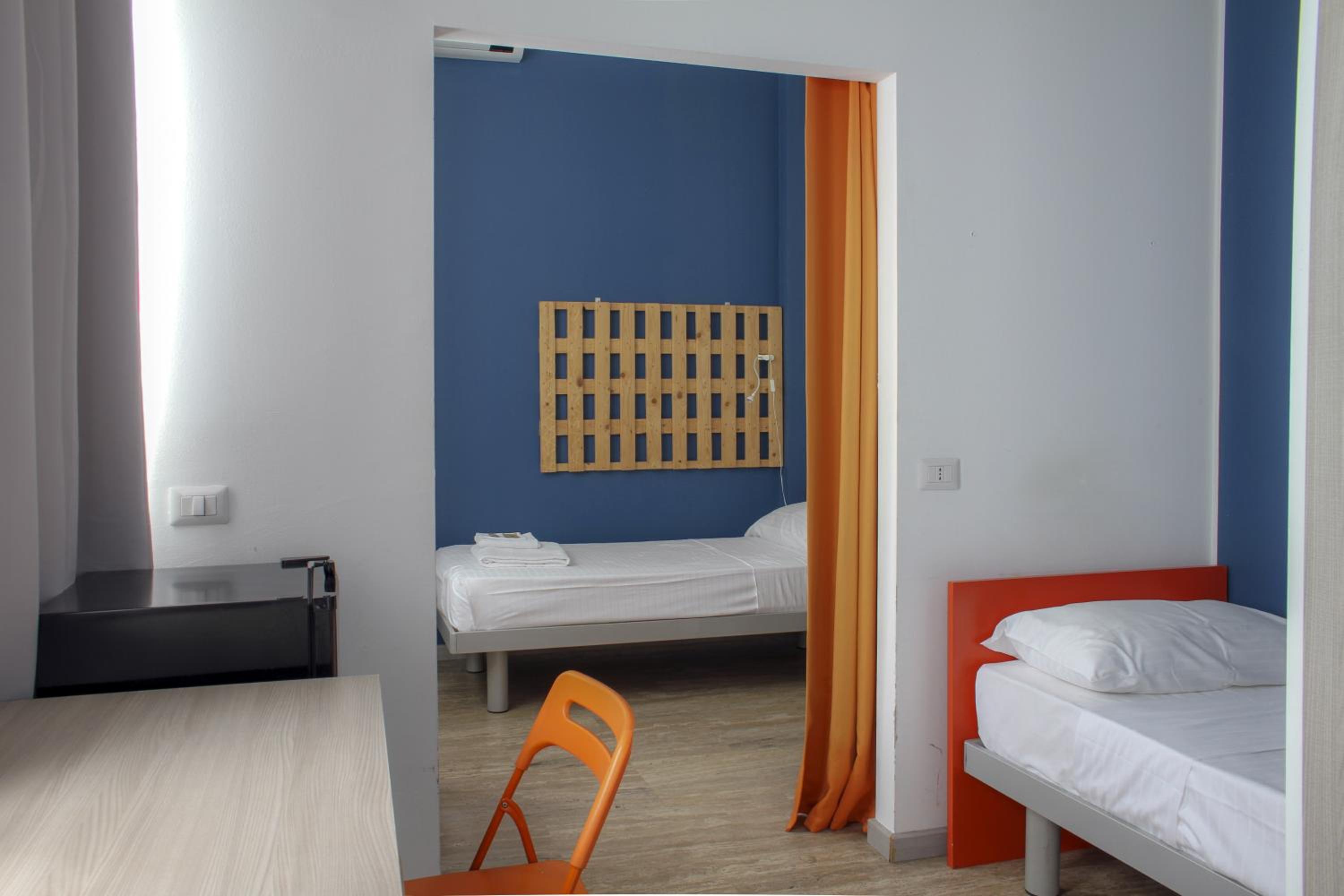 Twin Room with Private Bathroom photo 1