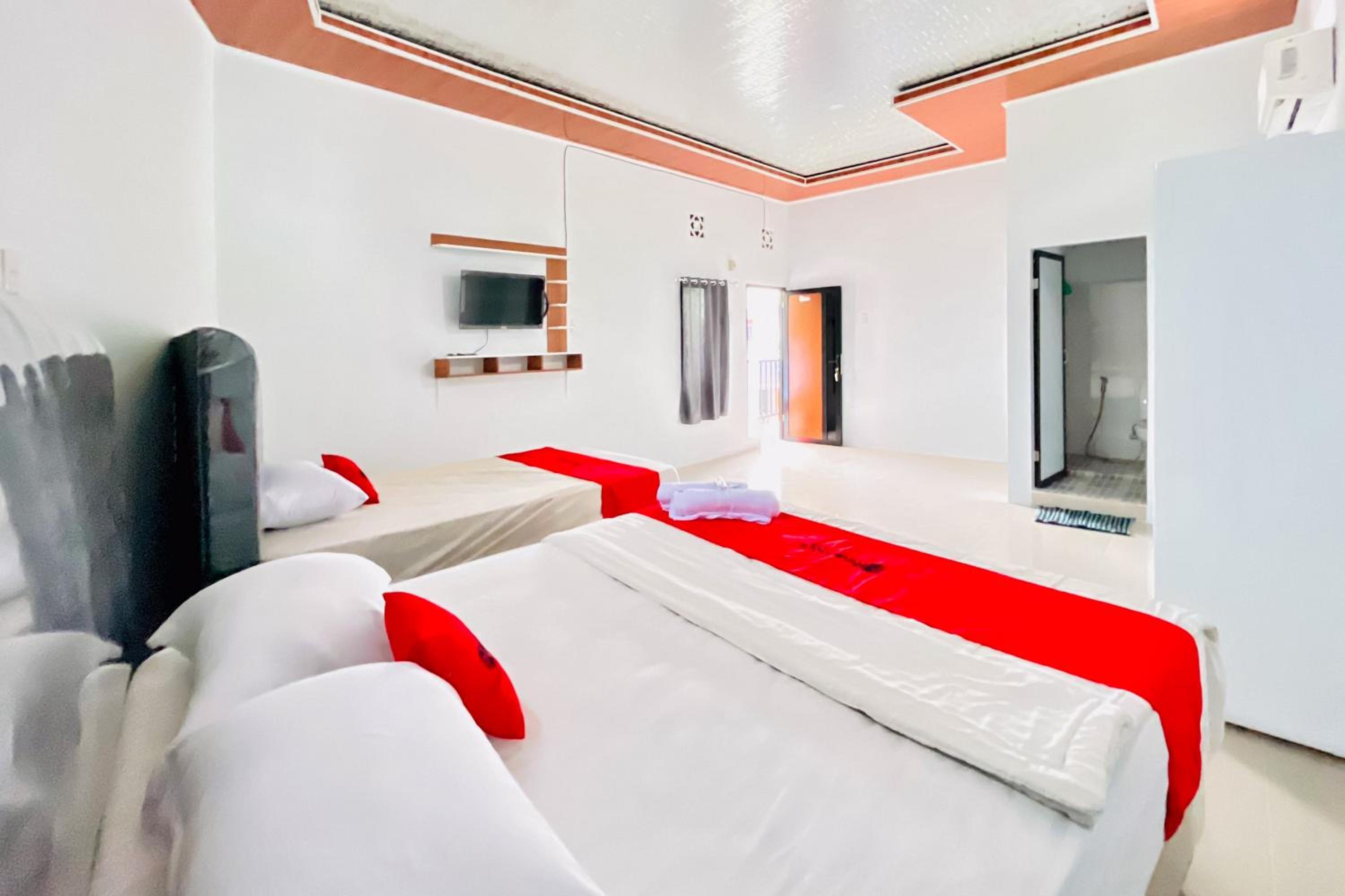 Family Room - Photo 6