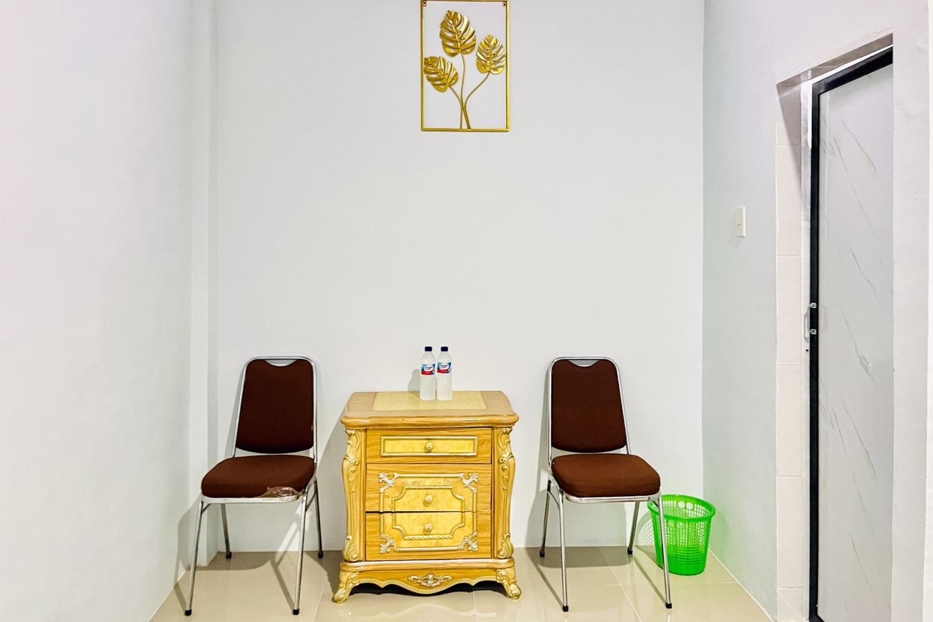 Family Room - Photo 13