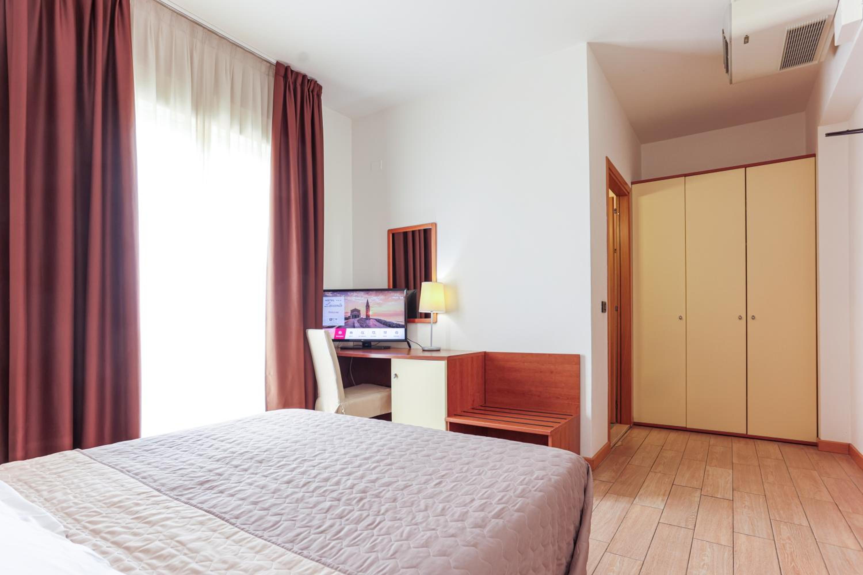 Double Room with Balcony and Sea View photo 2