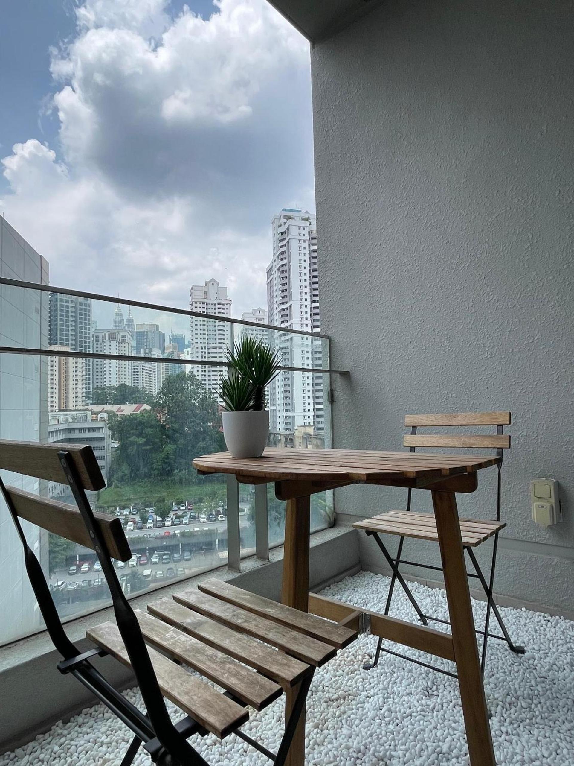 Superior One-Bedroom Apartment with Balcony