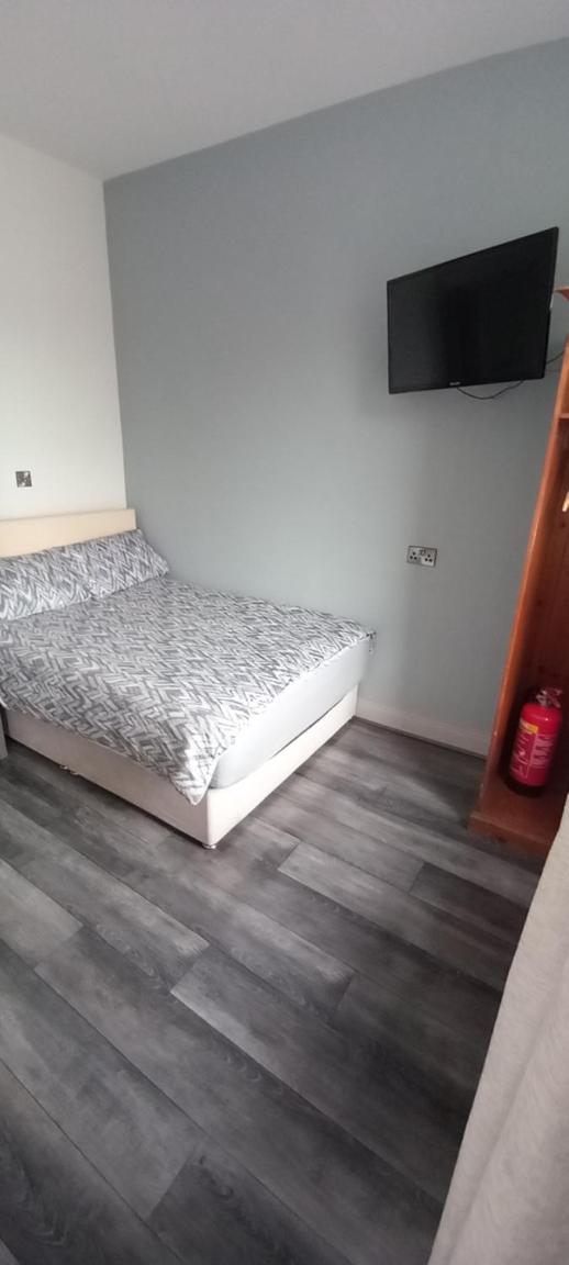 Triple Room with Private Bathroom - Photo 4