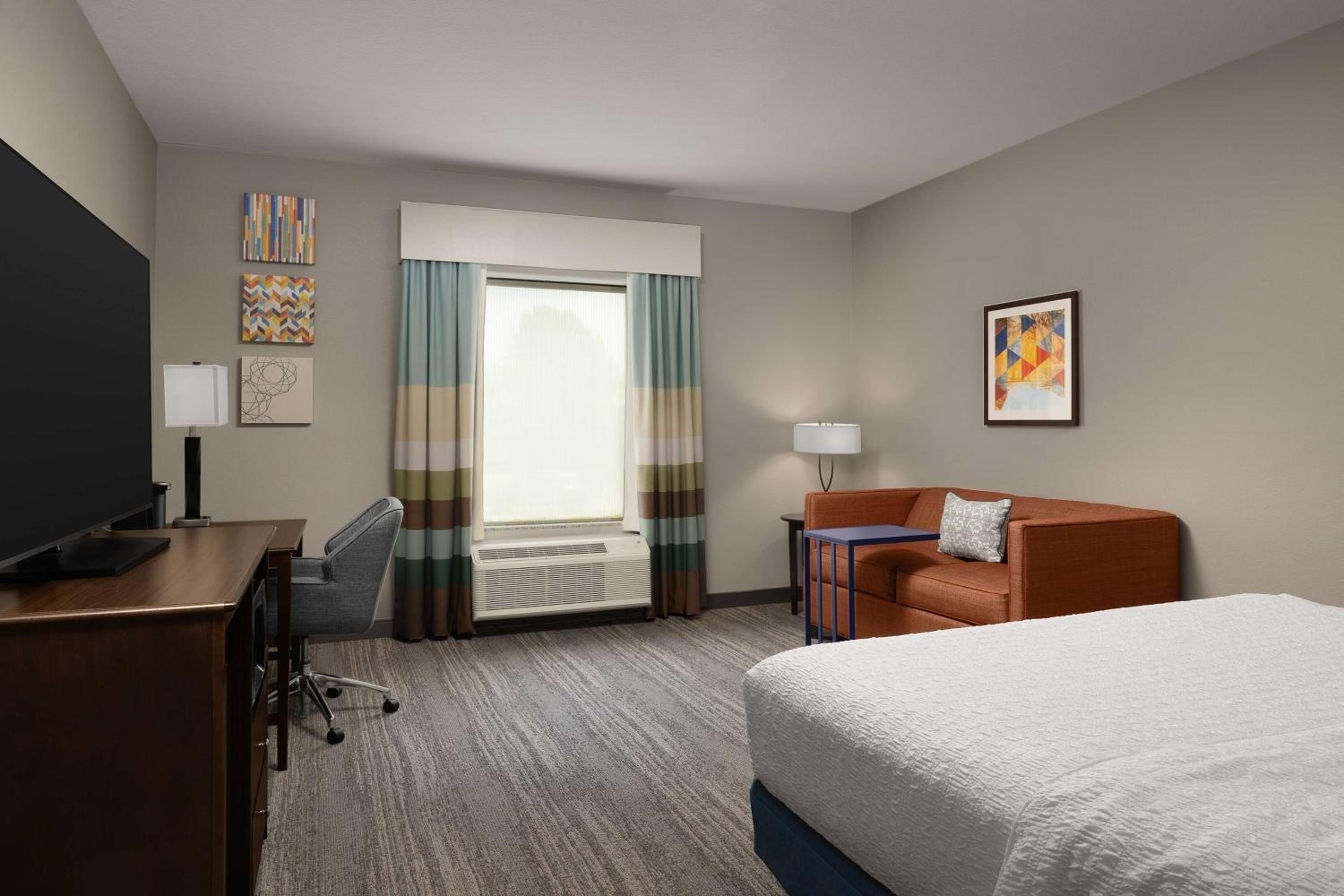 King Room with Sofa Bed - Non-Smoking