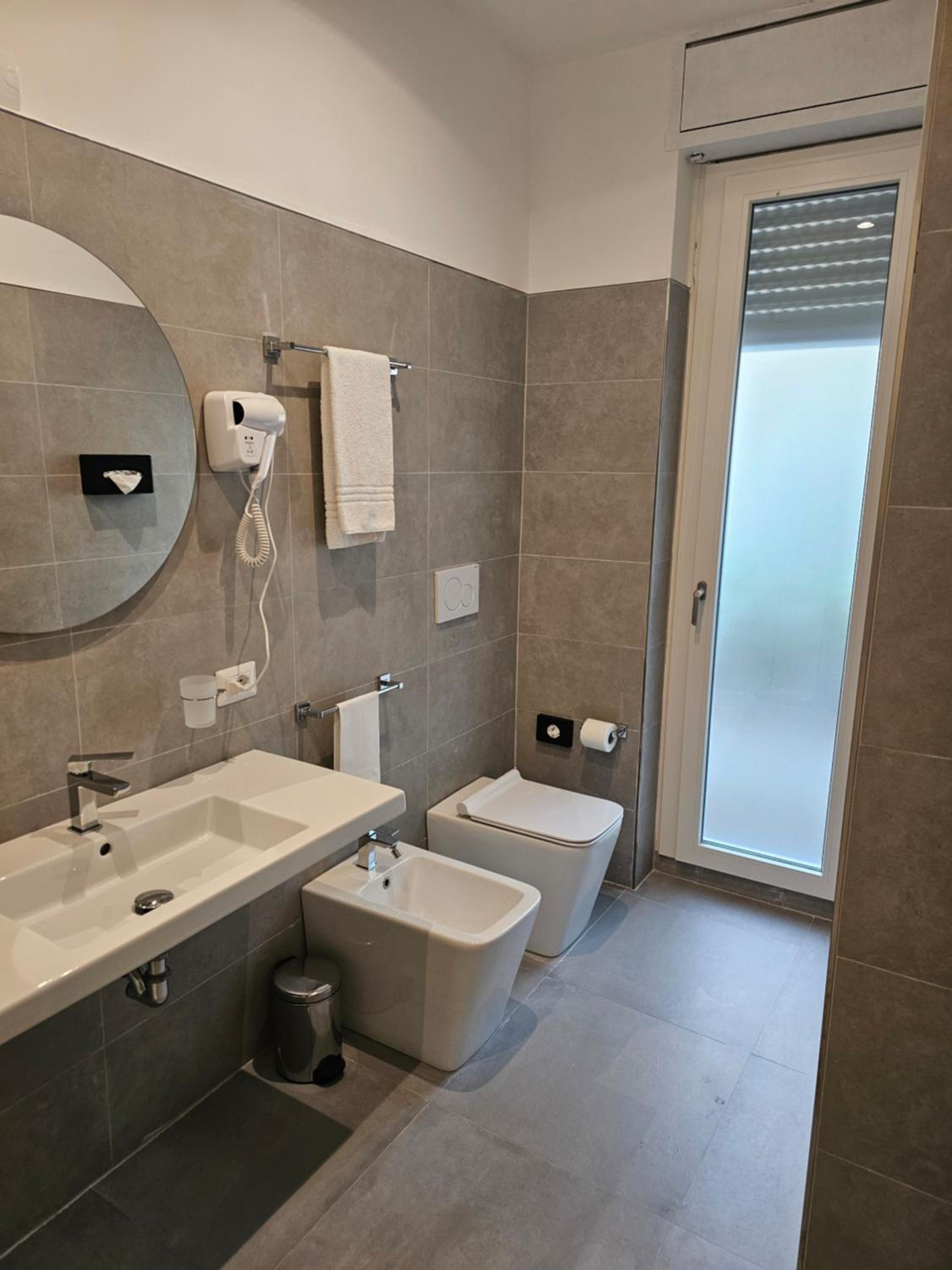 Small Single Room photo 2