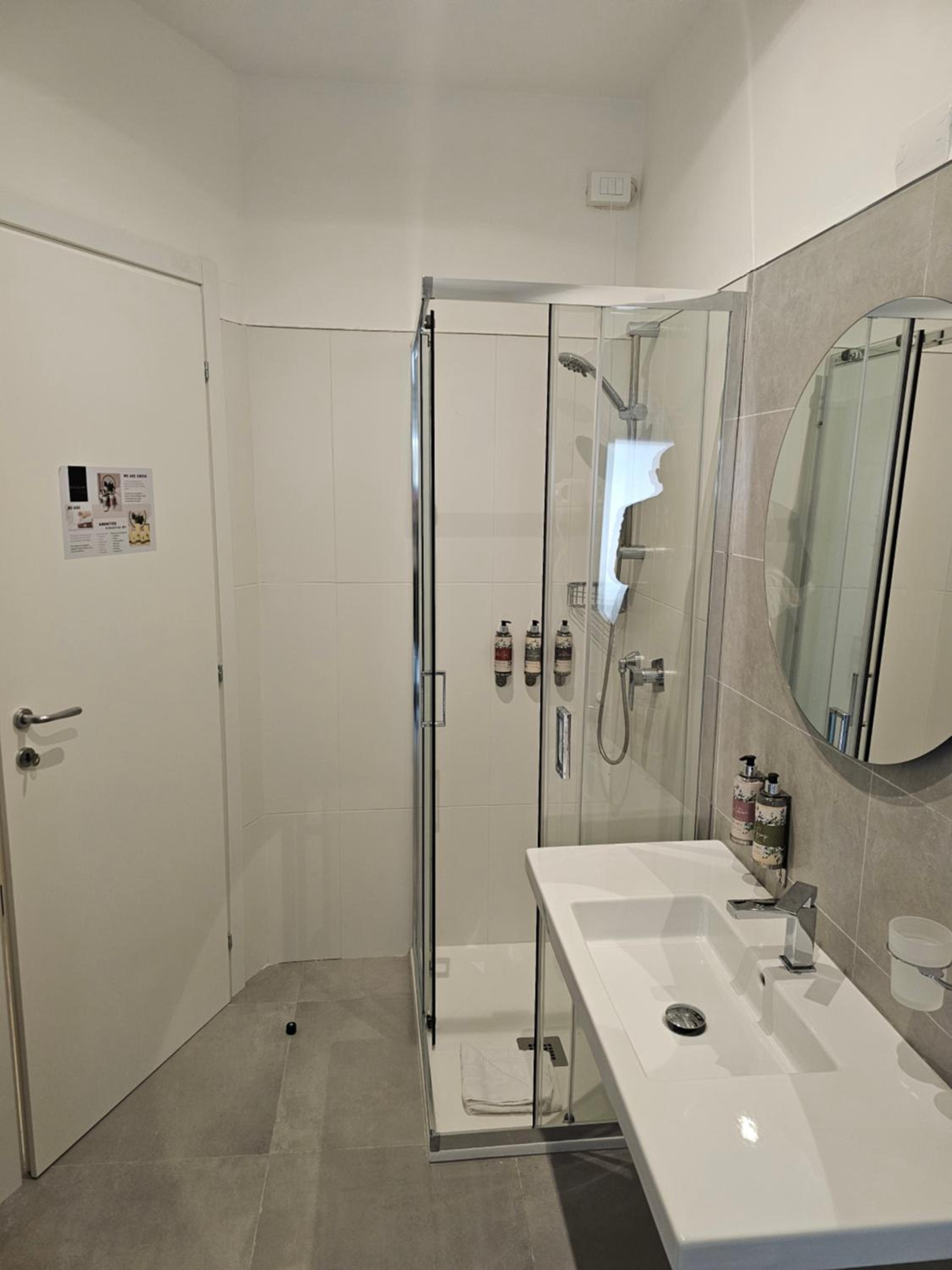 Small Single Room photo 3