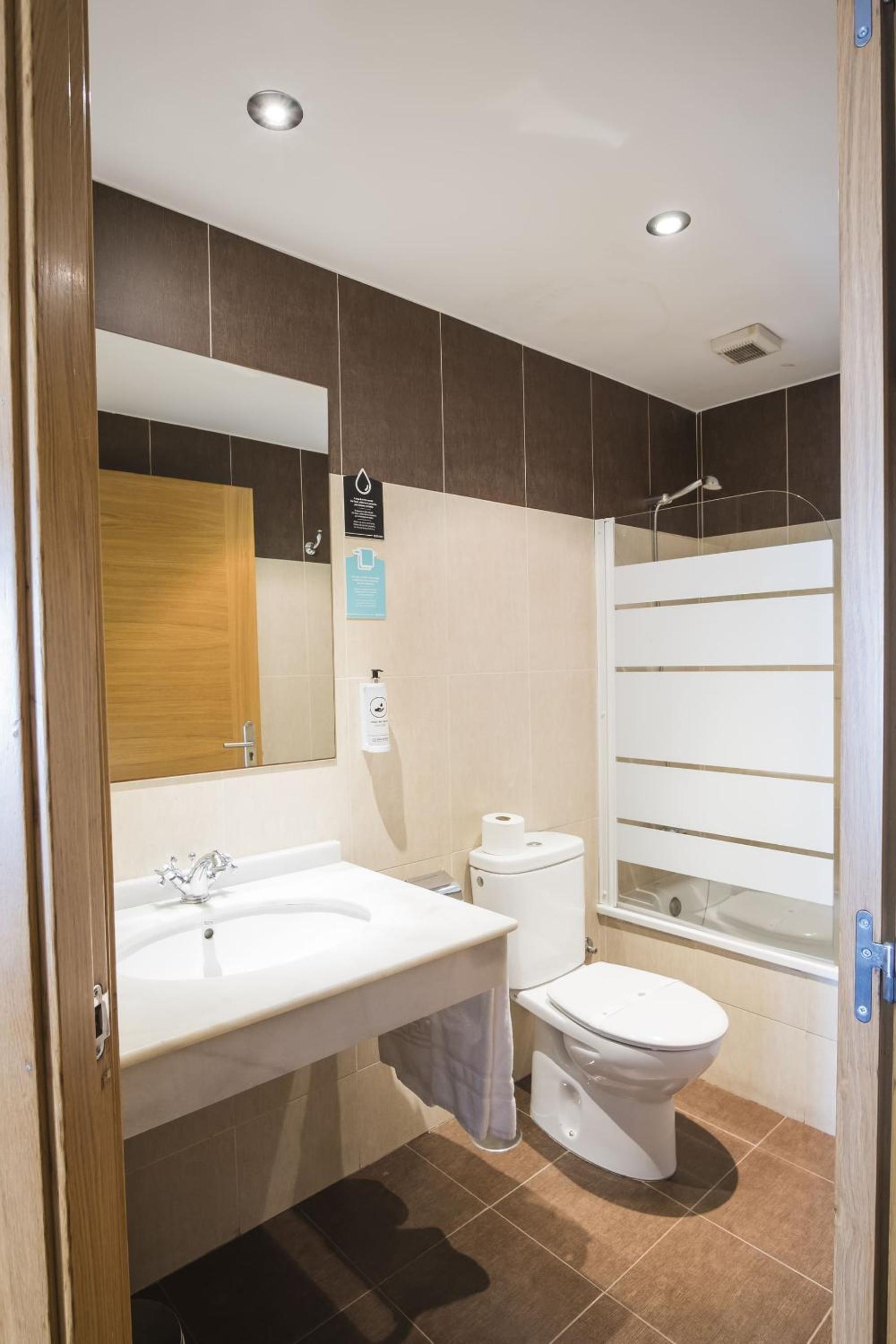 Double or Twin Room photo 2