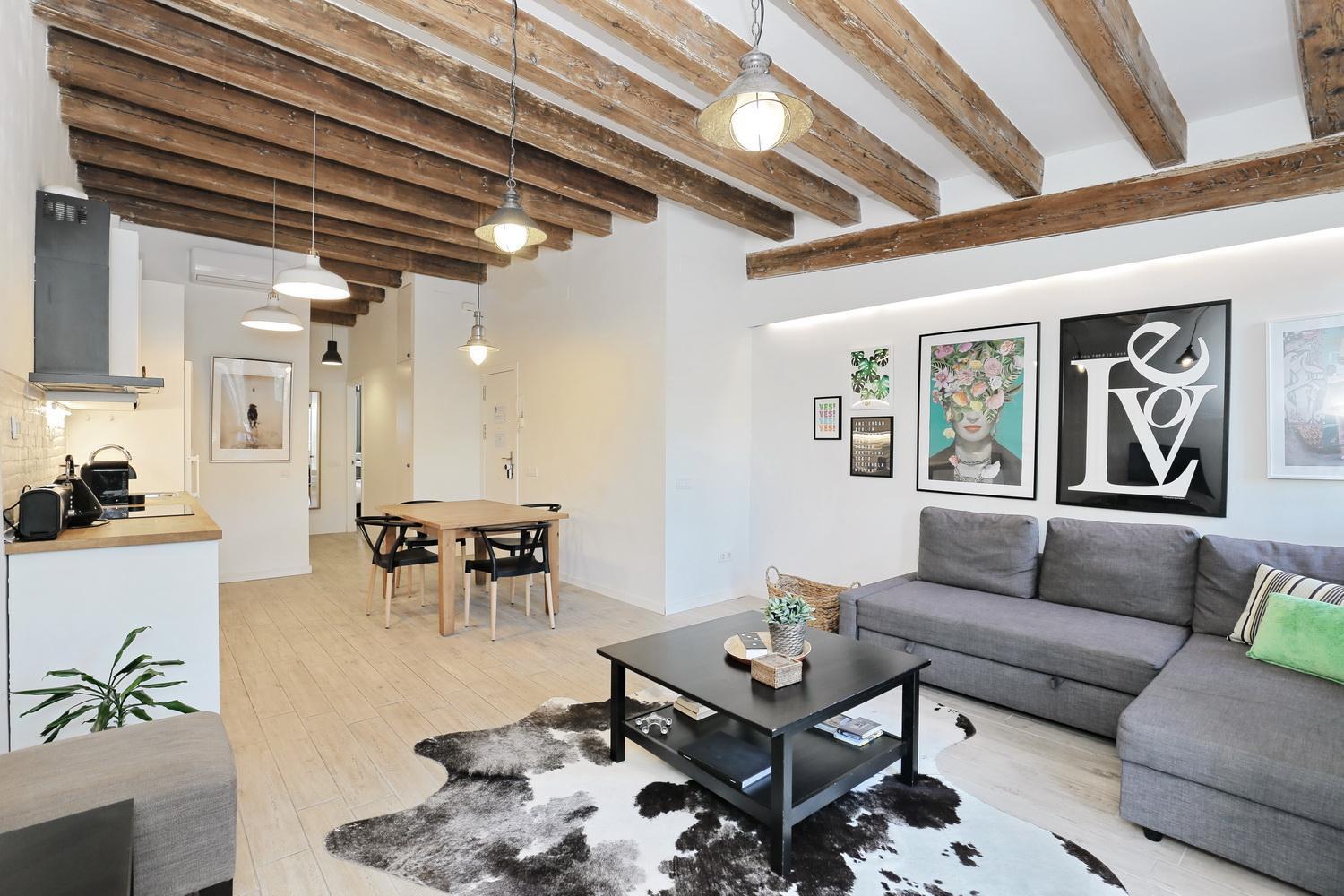 Apartamento de dos habitaciones con balcón