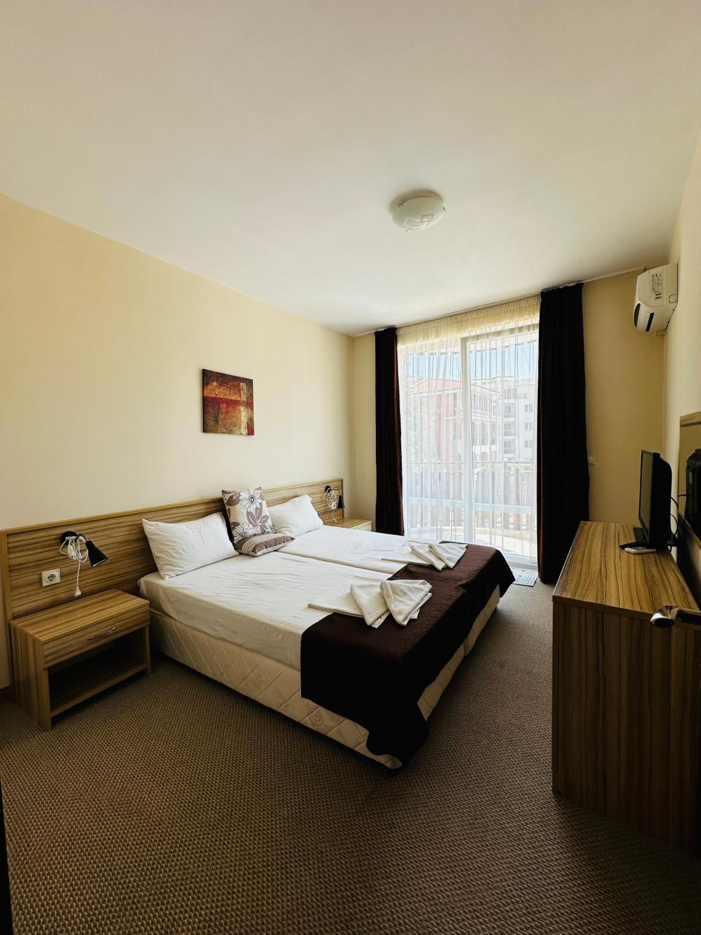 One-Bedroom Suite with Balcony