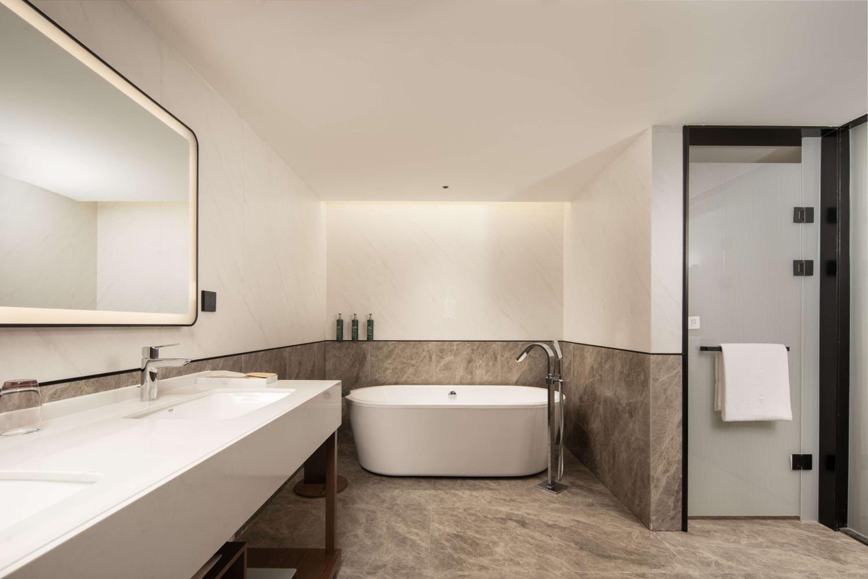 Premium King Room