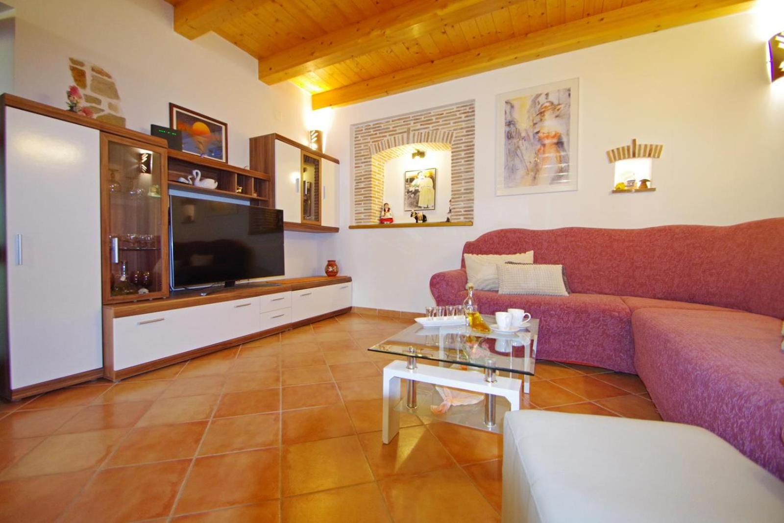 Three-Bedroom House photo 3