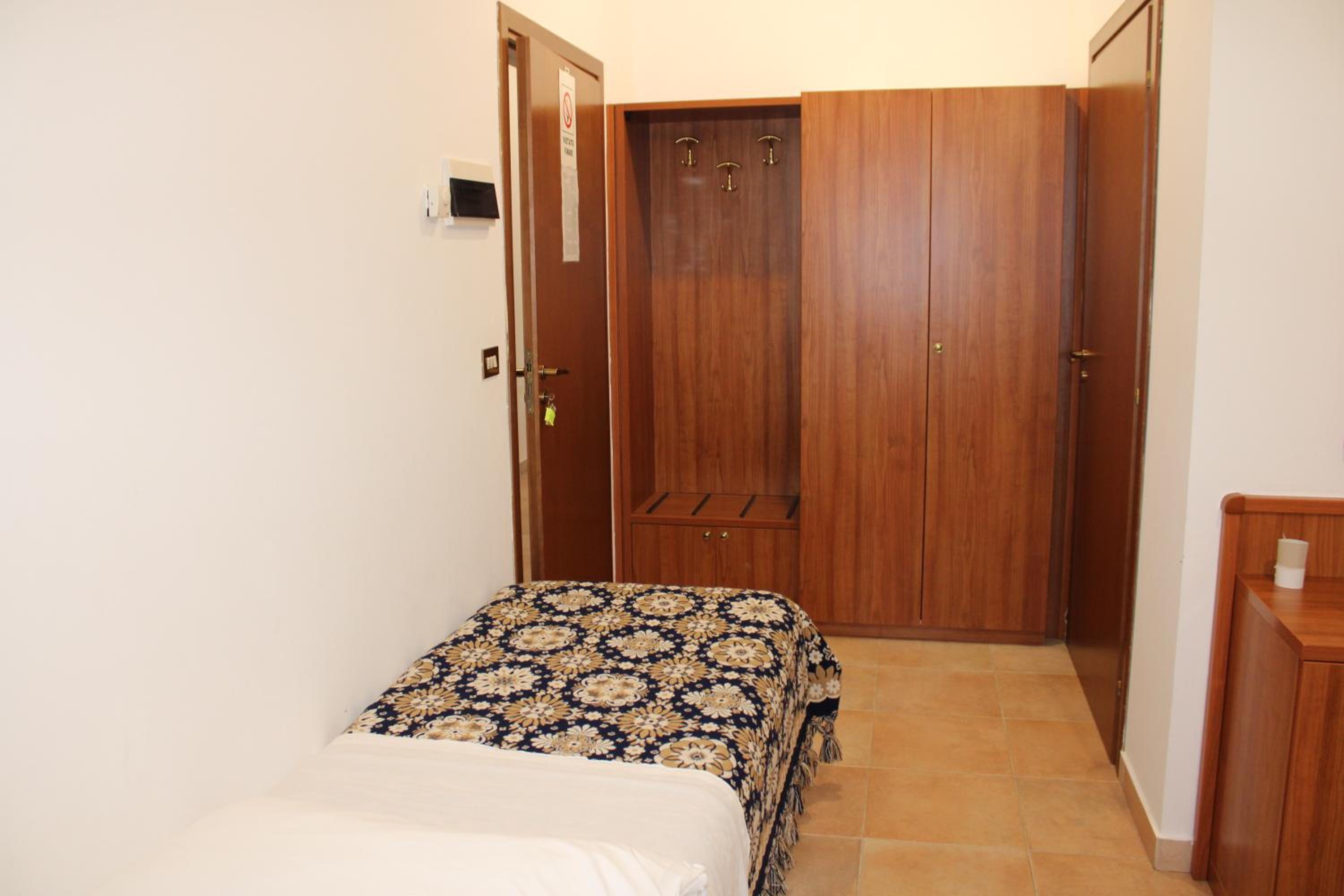 Classic Quadruple Room photo 2