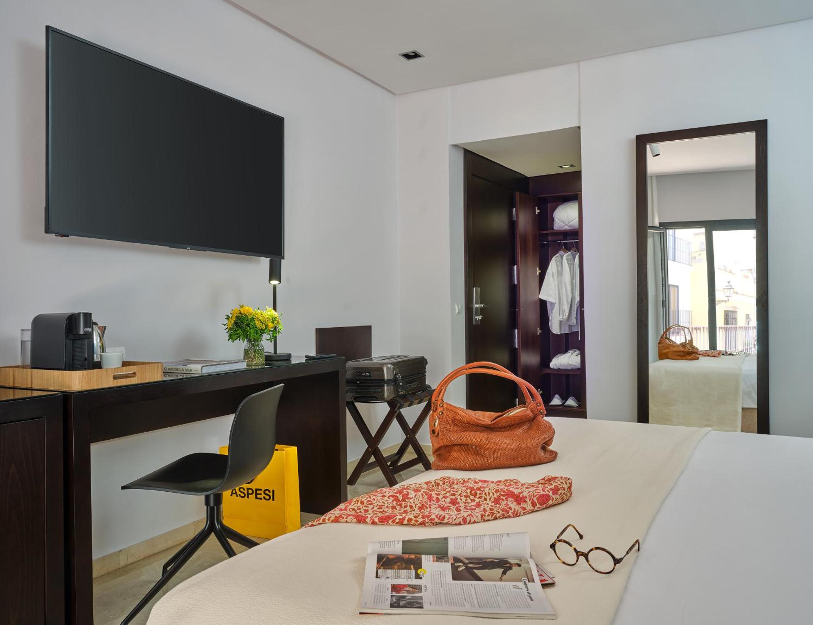 Superior Double or Twin Room - Photo 14