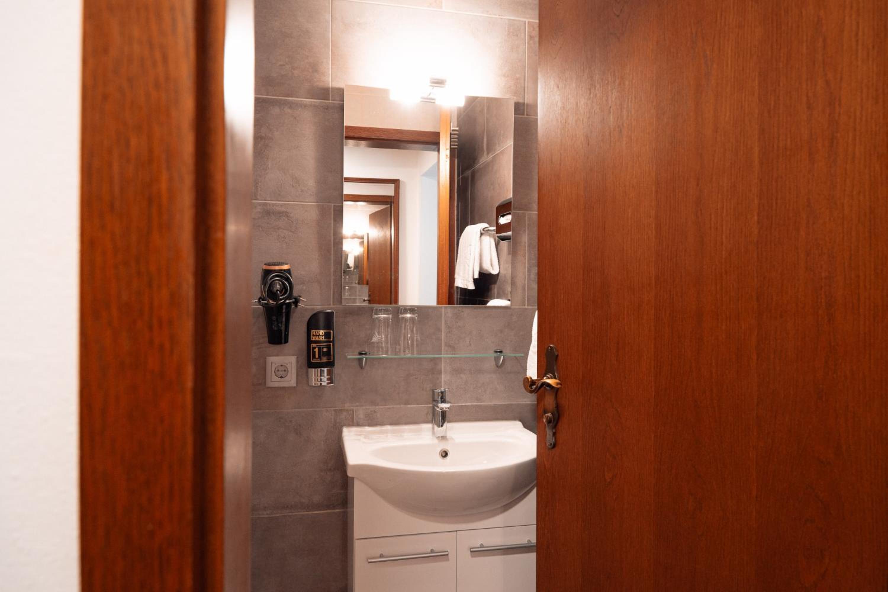 Single Room photo 3