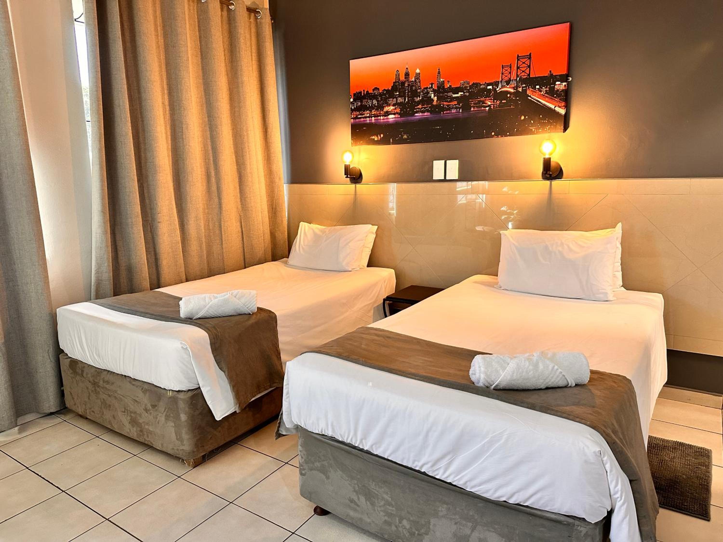 Standard Twin Room photo 2