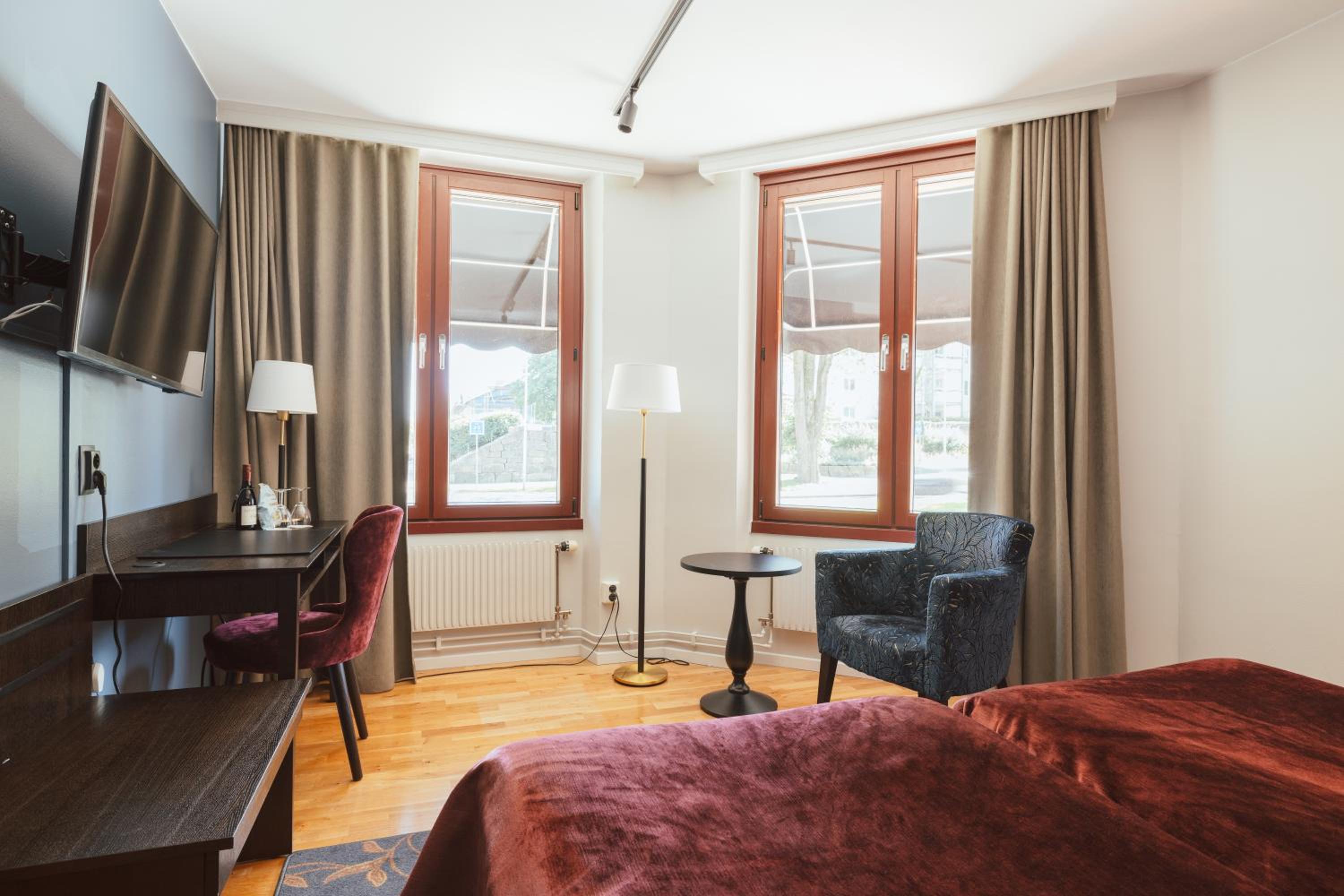 Standard Twin Room - Photo 6