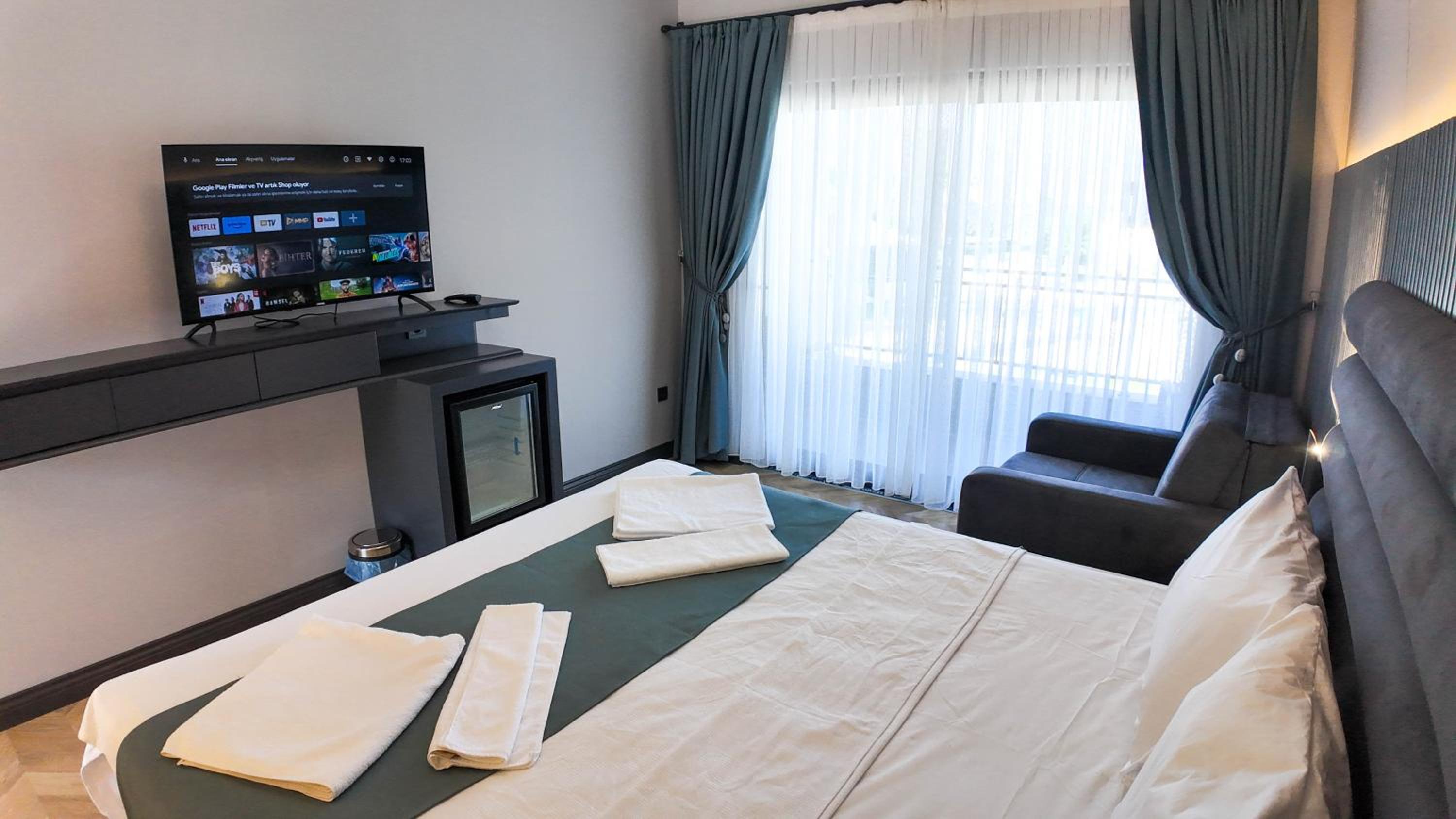 Deluxe Double Room with Sea View photo 3