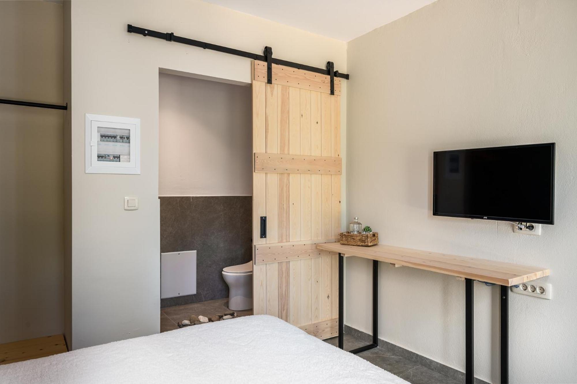 Superior Double Room - Annex Building photo 3