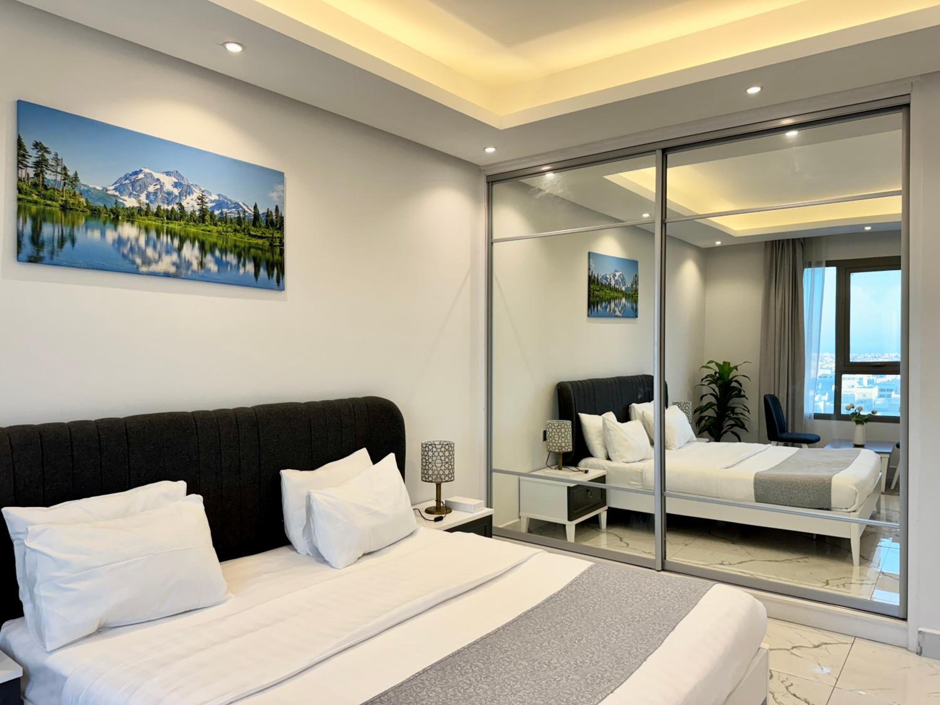 Standard King Room - Photo 12