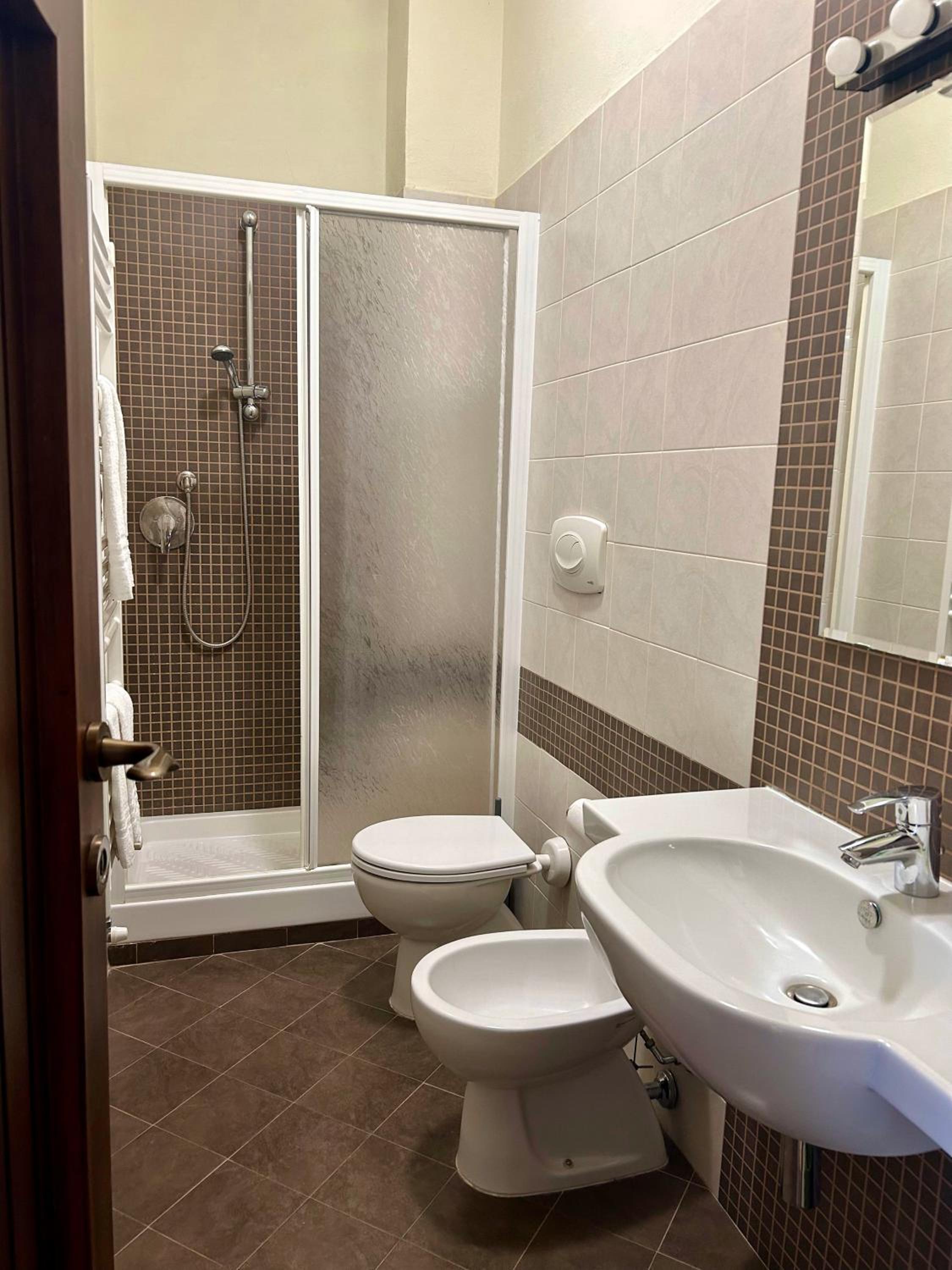 Double Room with Private Bathroom photo 3