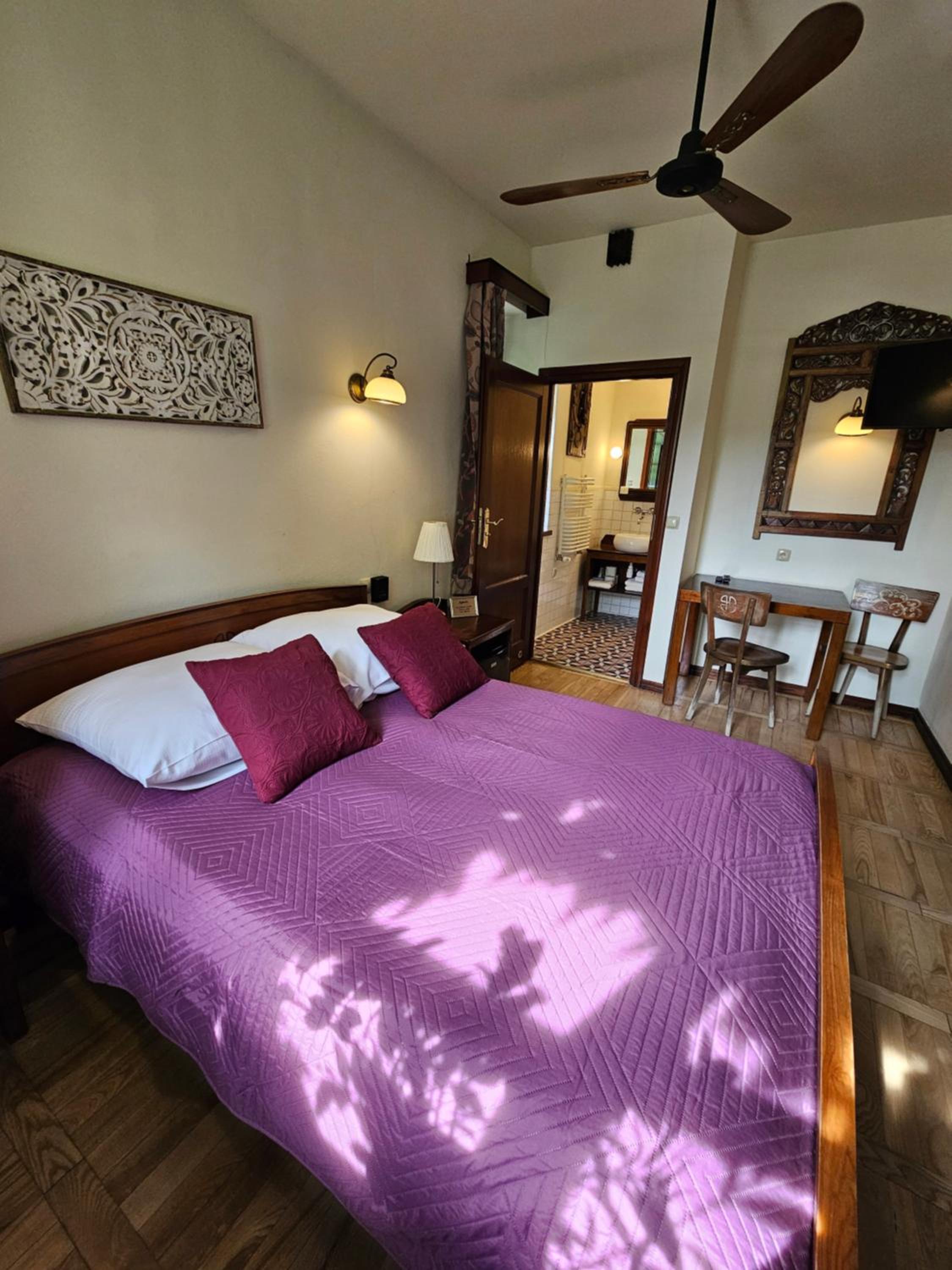 Double Room - Photo 3