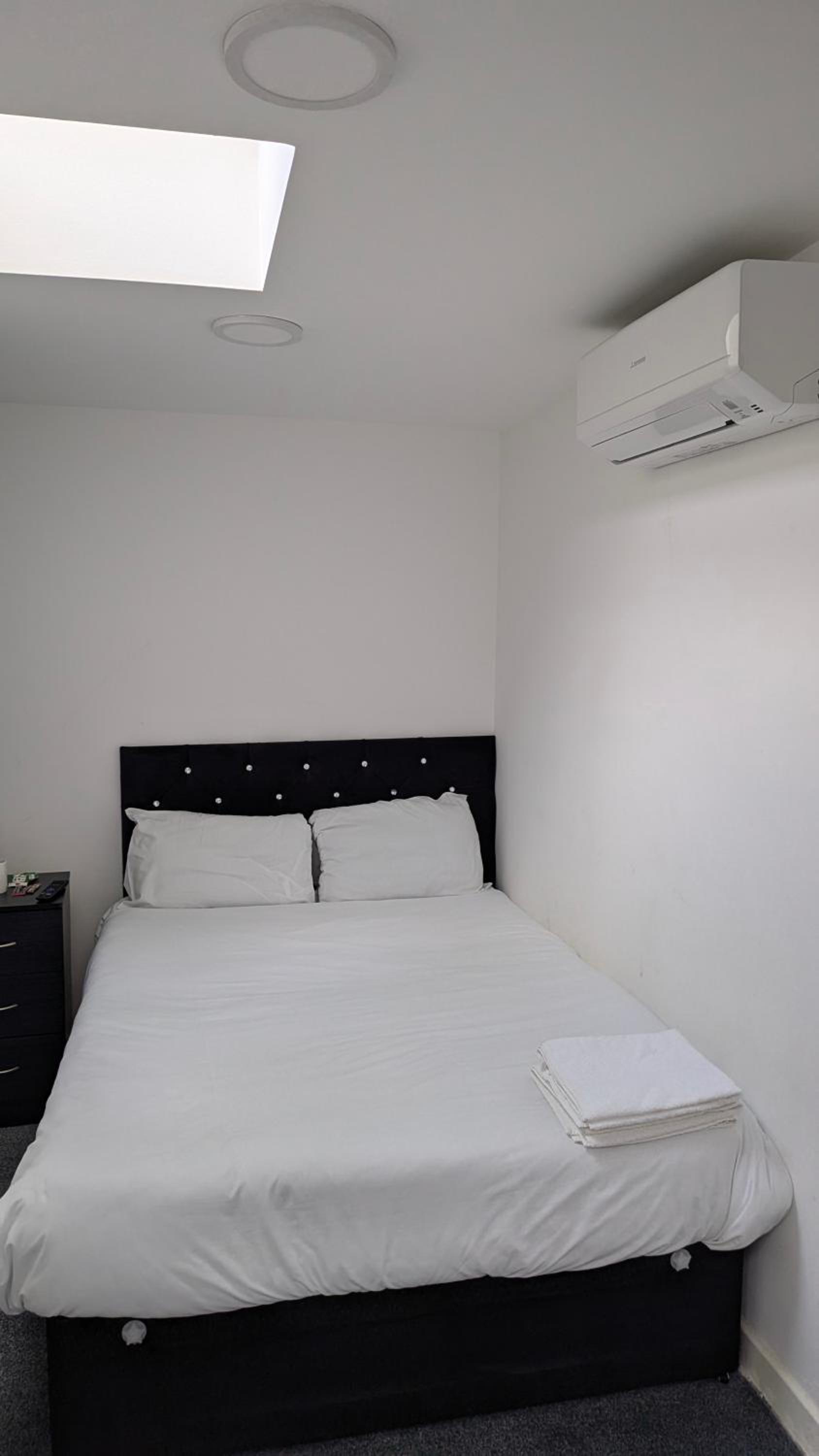 Budget Double Room photo 2