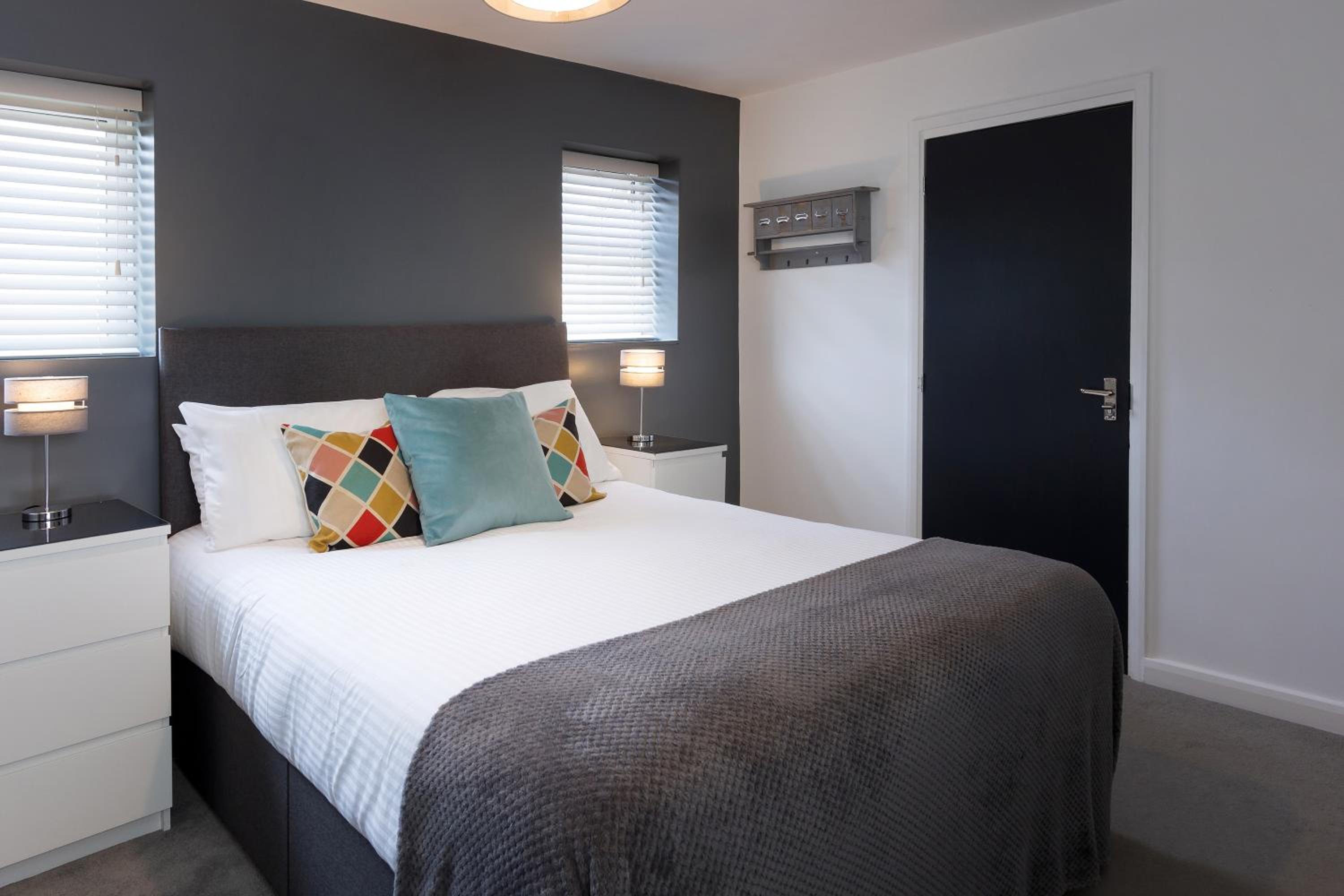 Deluxe King Room - Photo 15