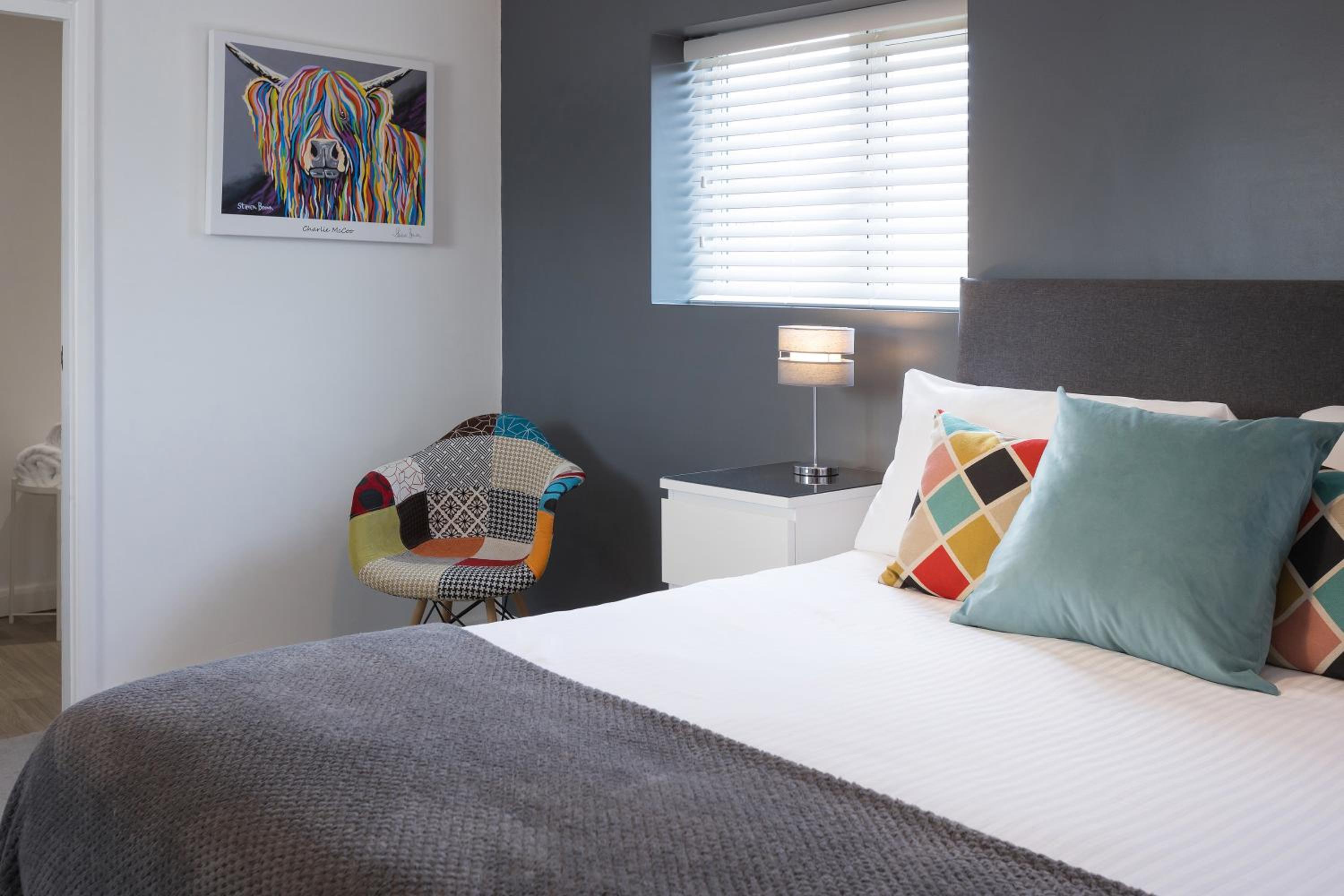 Deluxe King Room - Photo 13