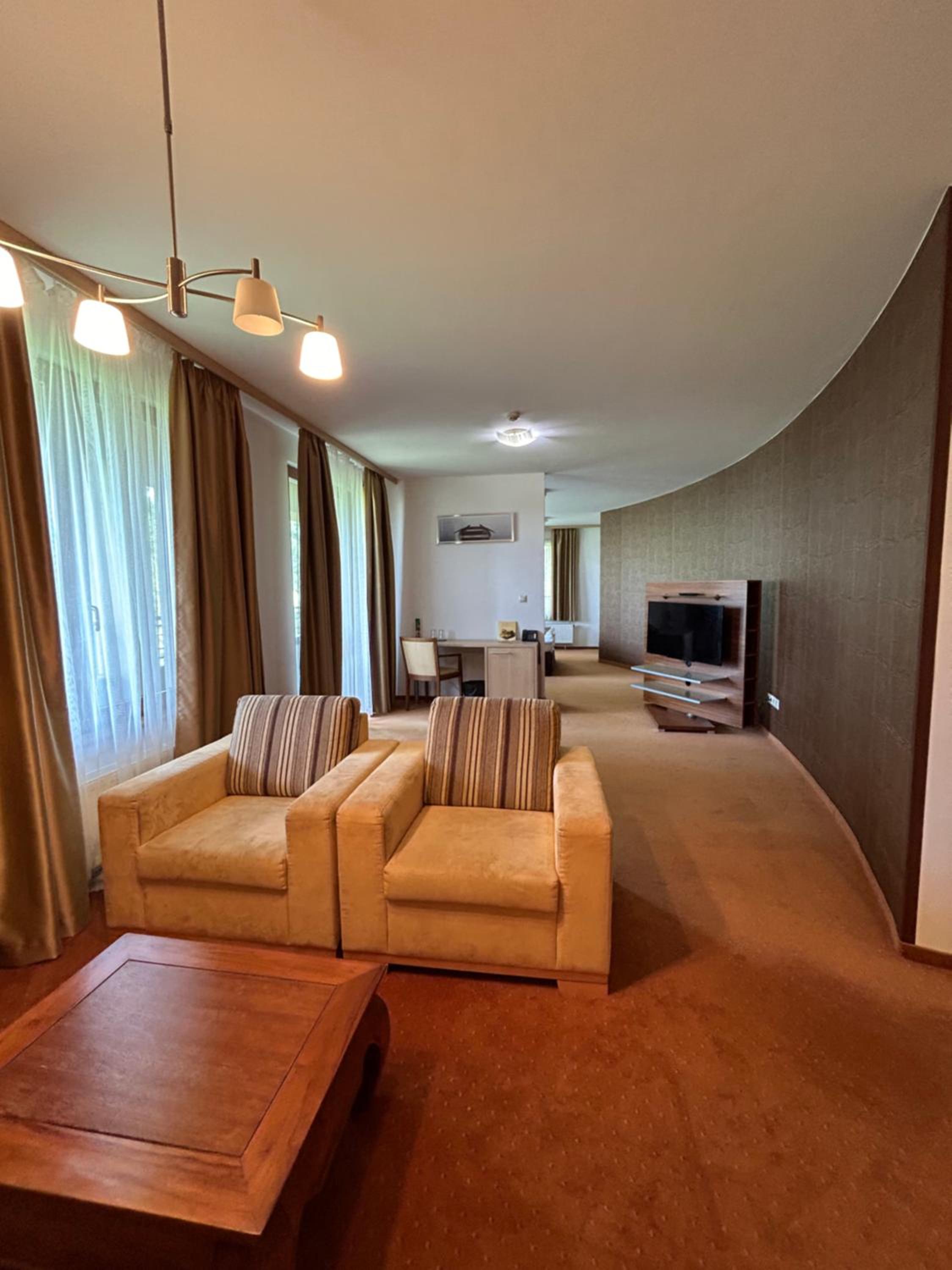 Suite - Photo 4
