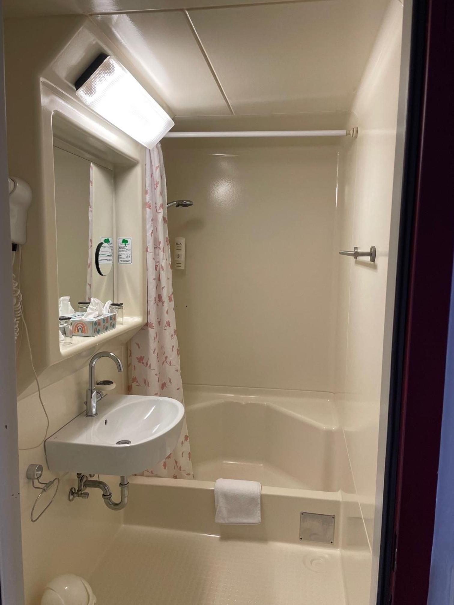 Budget Single Room photo 2