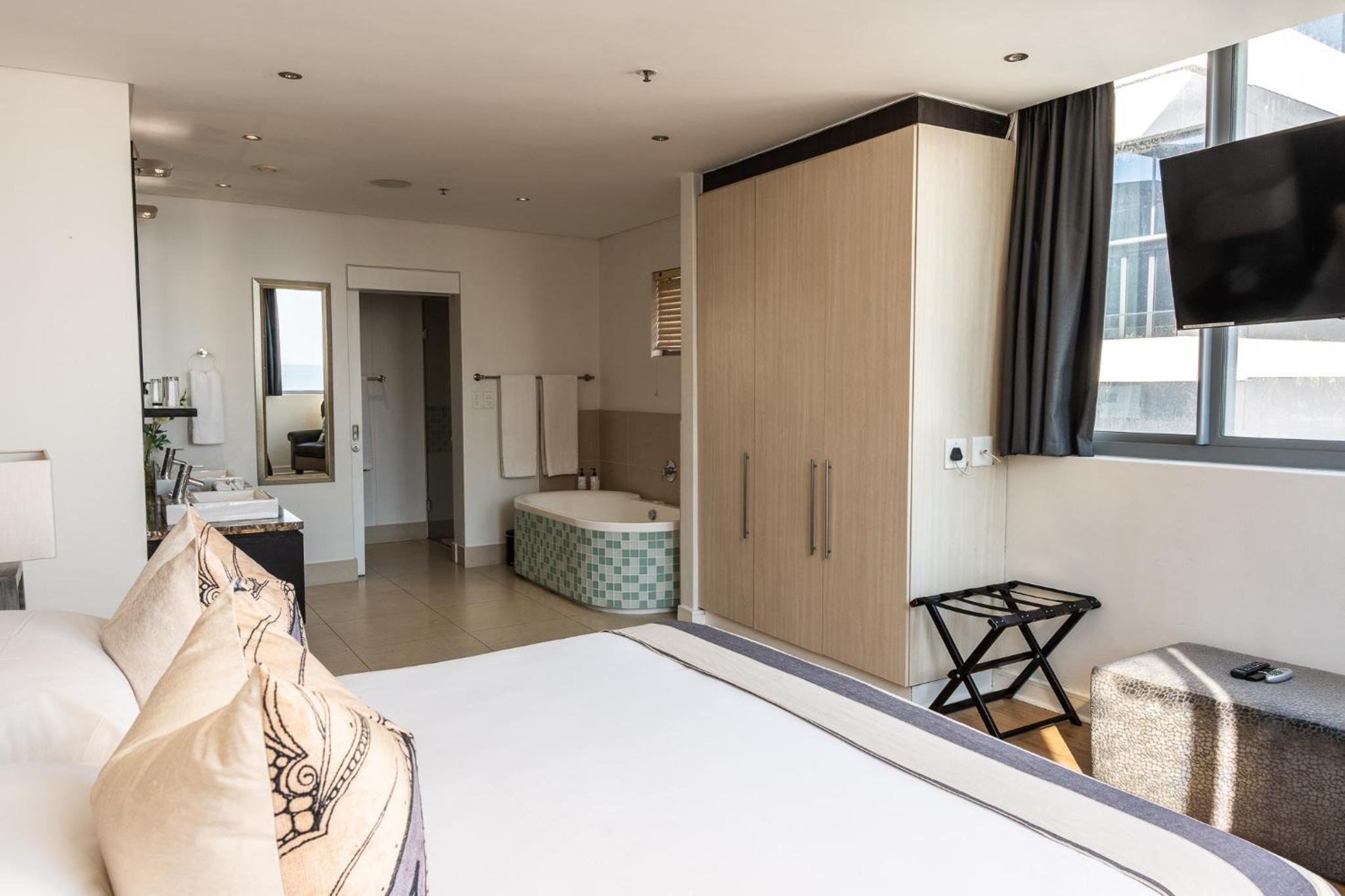 King Suite - Photo 7