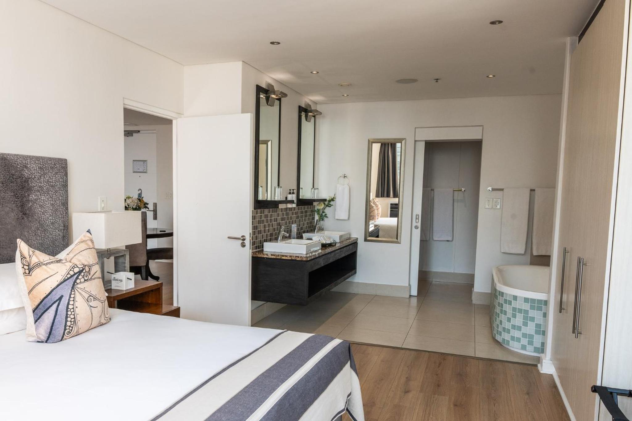 King Suite - Photo 8